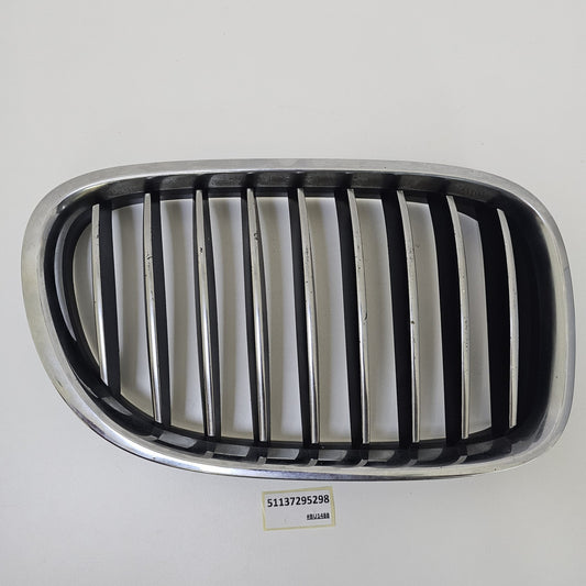 2013-2015 BMW 750 Front Right Upper Radiator Grille 51137295298