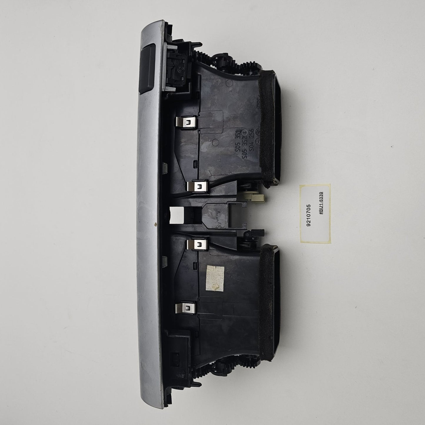 2007-2013 BMW X5 Upper Center Dash Air Vent With Hazard 9210705