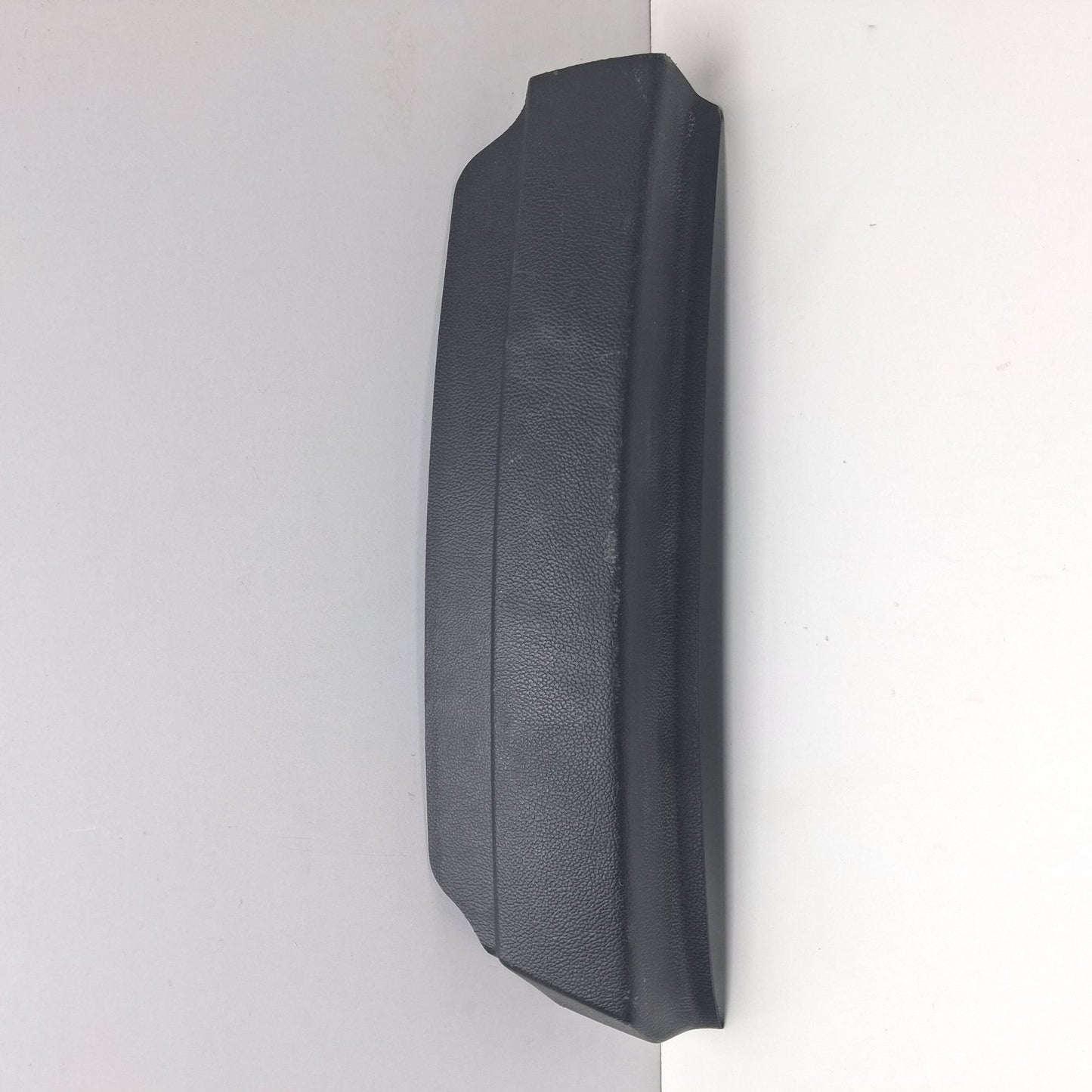 2013-2018 Cadillac ATS Front Right Seat Closure Cover Trim 2309089