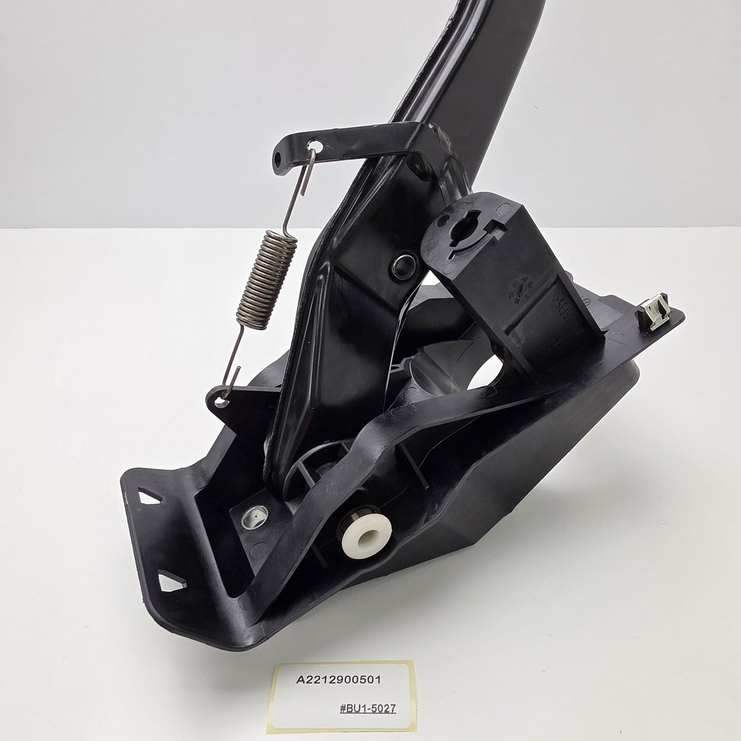 2005-2013 Mercedes-Benz S Brake pedal A2212900501