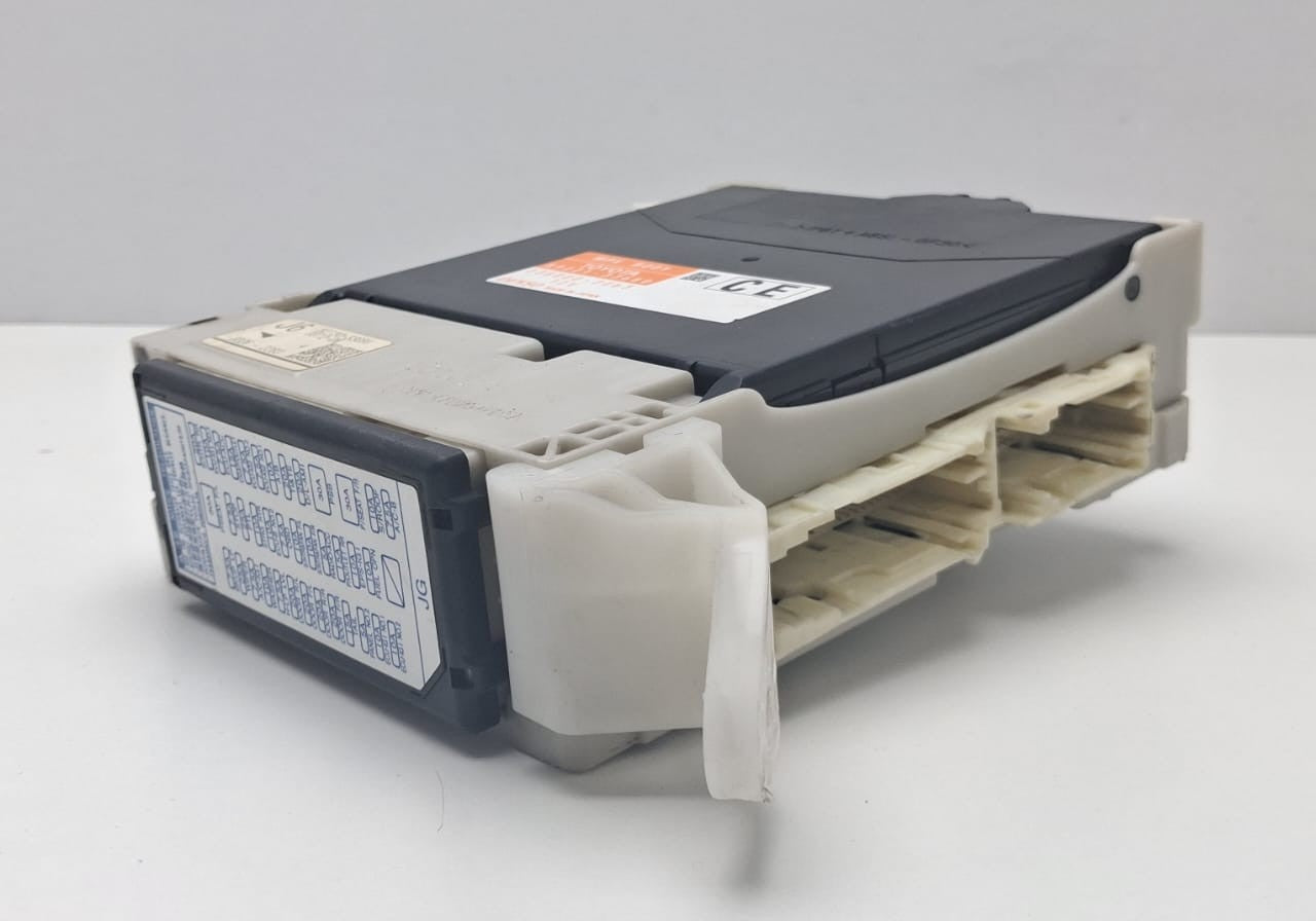 2013-2015 Lexus ES300h Body Multiplex Network ECU Control Module 89221-33680