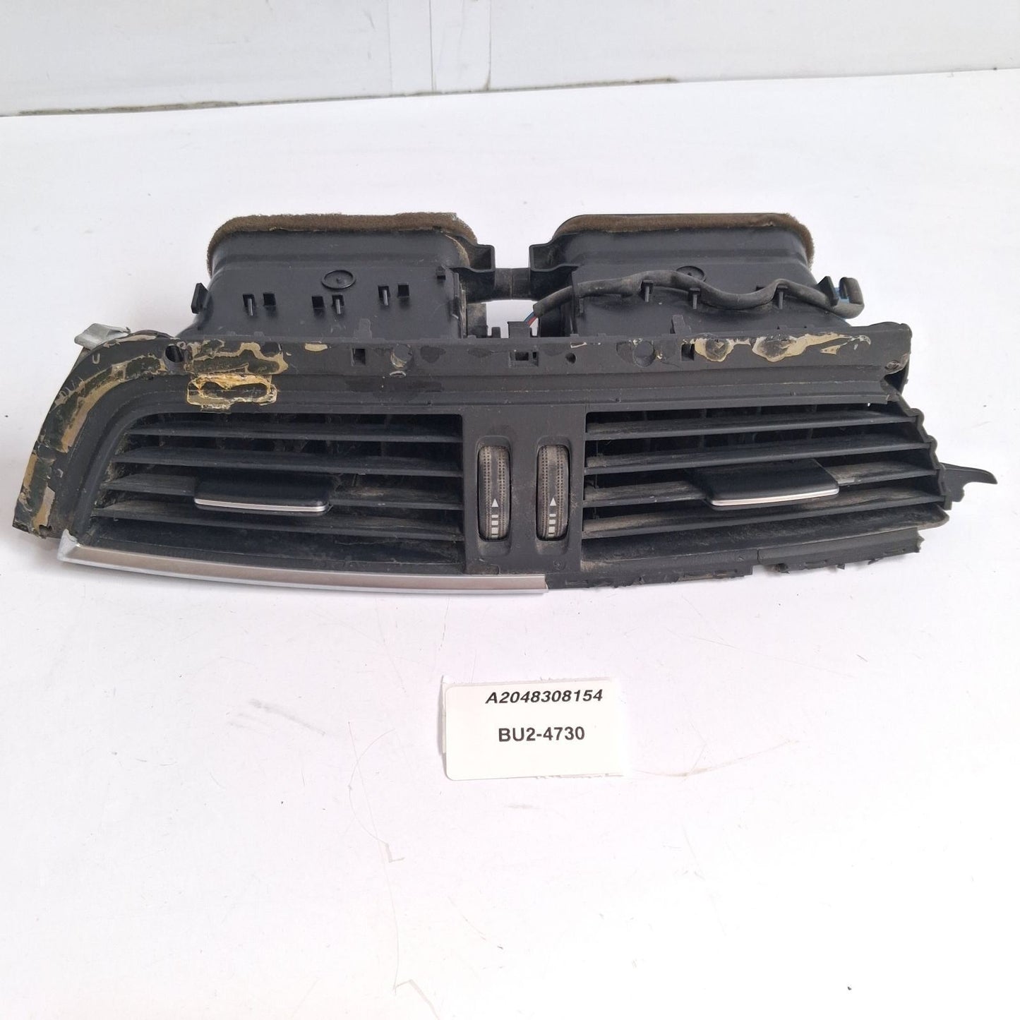 2012-2015 Mercedes-Benz C-Class Center Dash Air Vent A2048308154