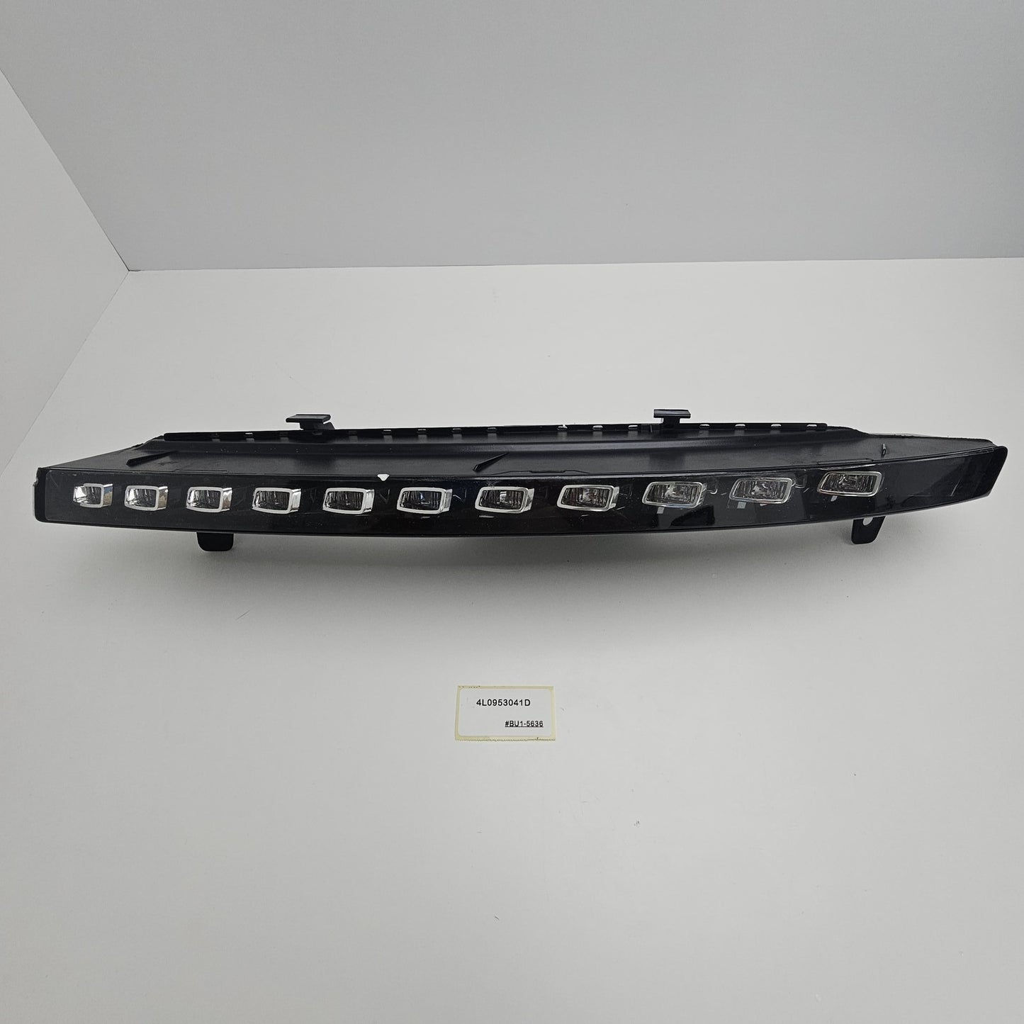2007-2015 Audi Q7 Front Left Bumper Turn Signal Light 4L0953041D