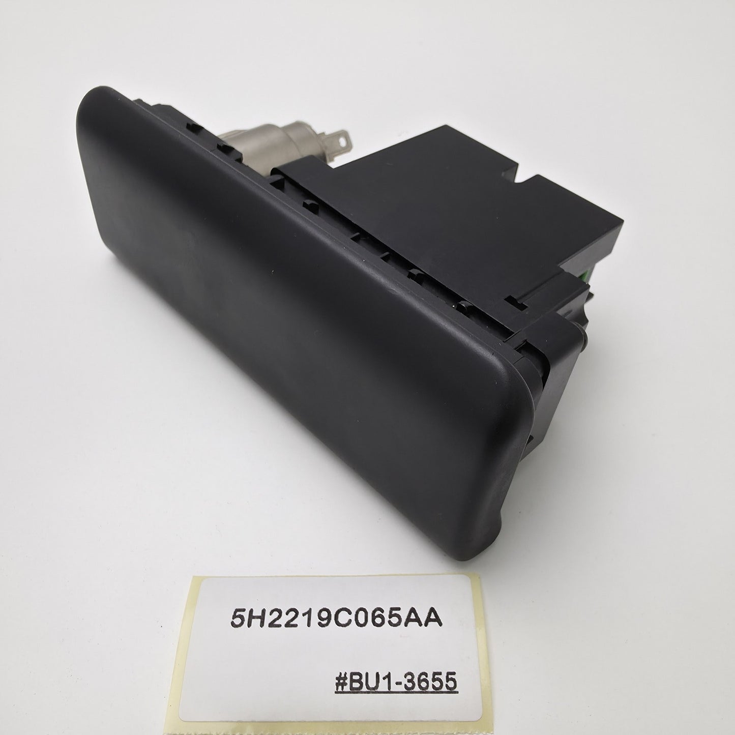 2006-2011 Land Rover Range Rover Sport Rear Console AUX Port 5H2219C065AA