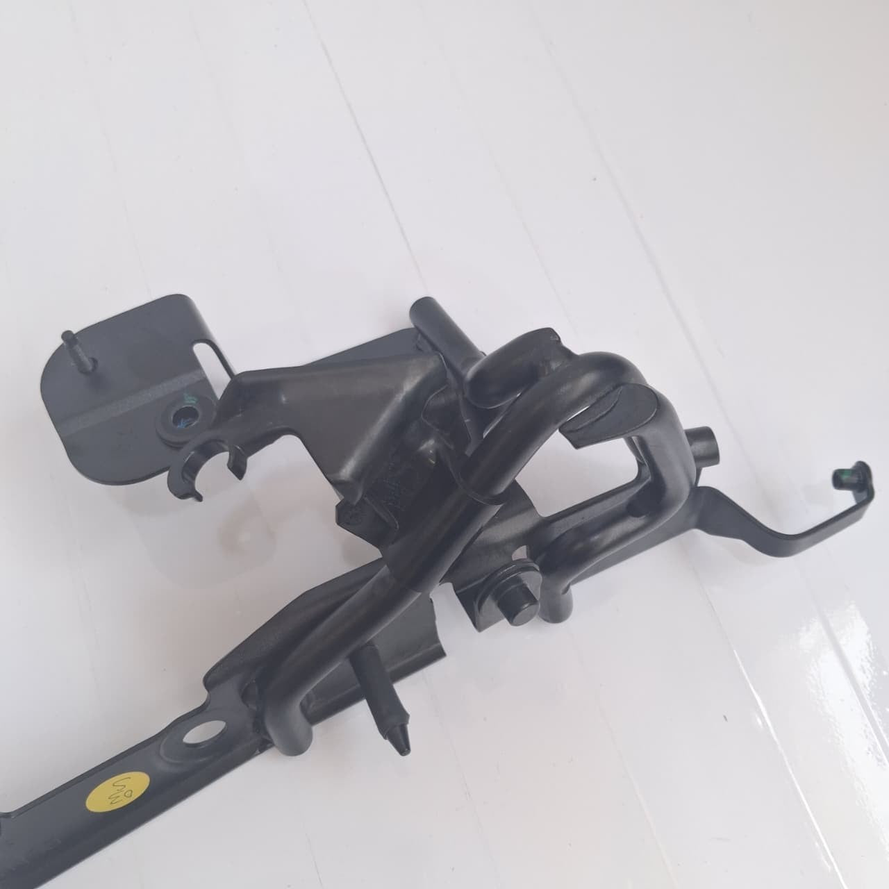 11-12 BENTLEY CONTINENTAL GT Rear Right Seat Belt Guide Bracket 3W8880304