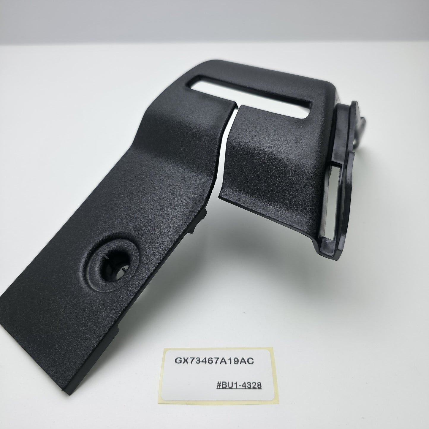 2015-2019 Jaguar XE REAR LEFT SIDE SEAT BELT PLASTIC COVER GX73467A19AC