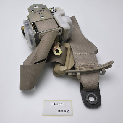 1999-2005 Toyota Yaris Verso SEAT BELT ASSEMBLY RIGHT SIDE E070701