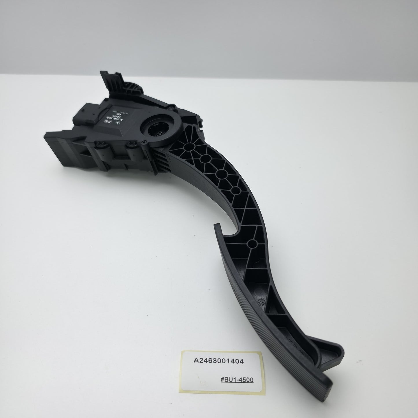 2015-2020 MERCEDES GLA250 ACCELERATOR PEDAL MODULE A2463001404