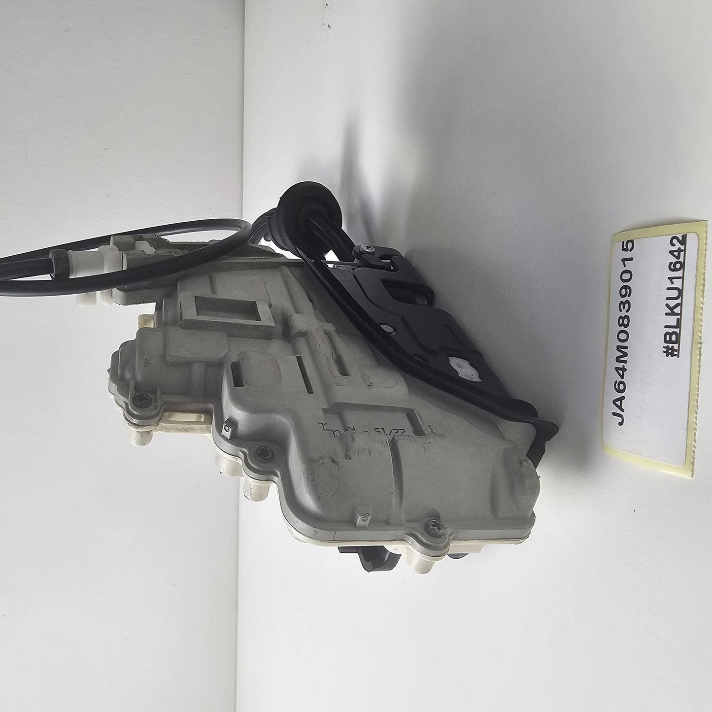 2016-2020 Audi Q7 DOOR LOCK LATCH ACTUATOR 4M0839015
