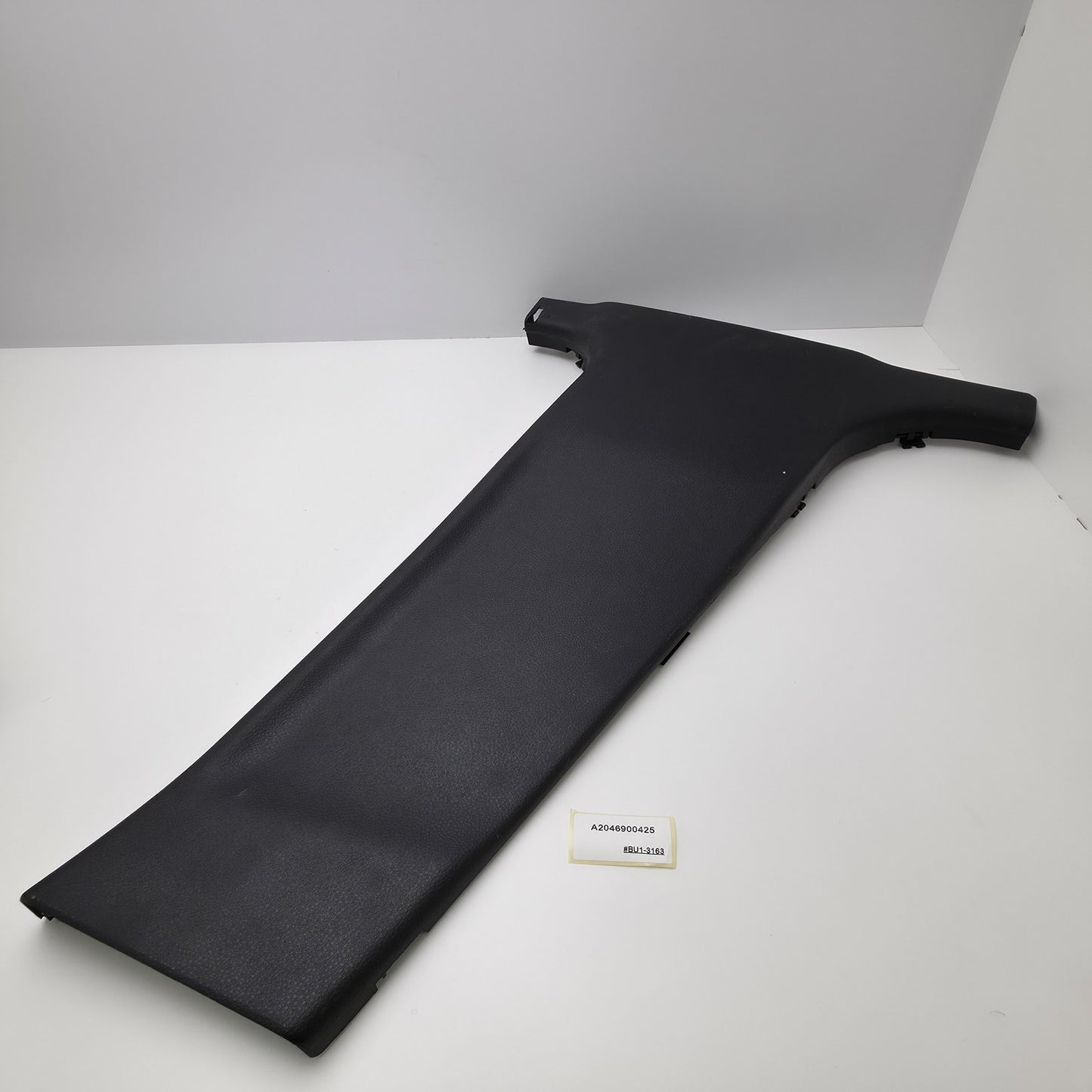 2007-2014 Mercedes-Benz C-Class B-Pillar Lower Trim A2046900425