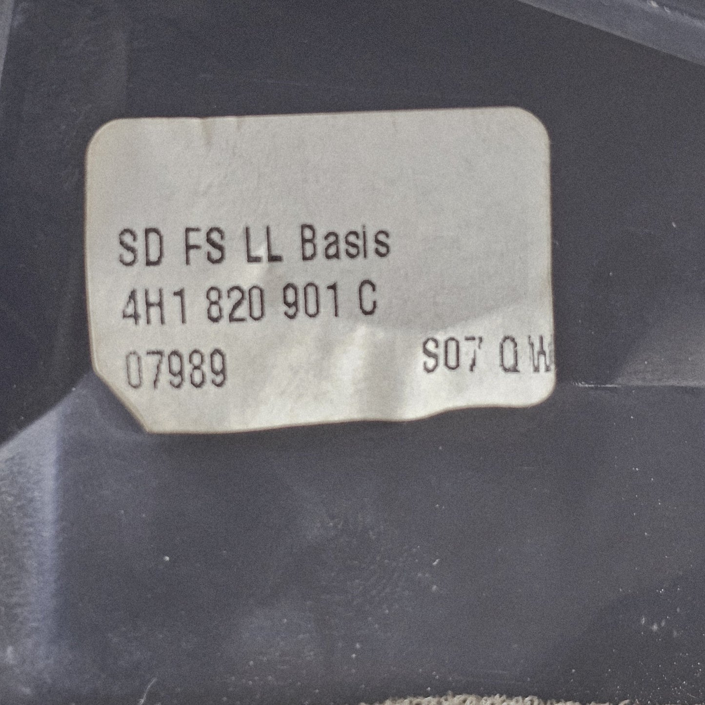 2013-2015 Audi A8 D4 Dashboard Air Vent 4H1820901C