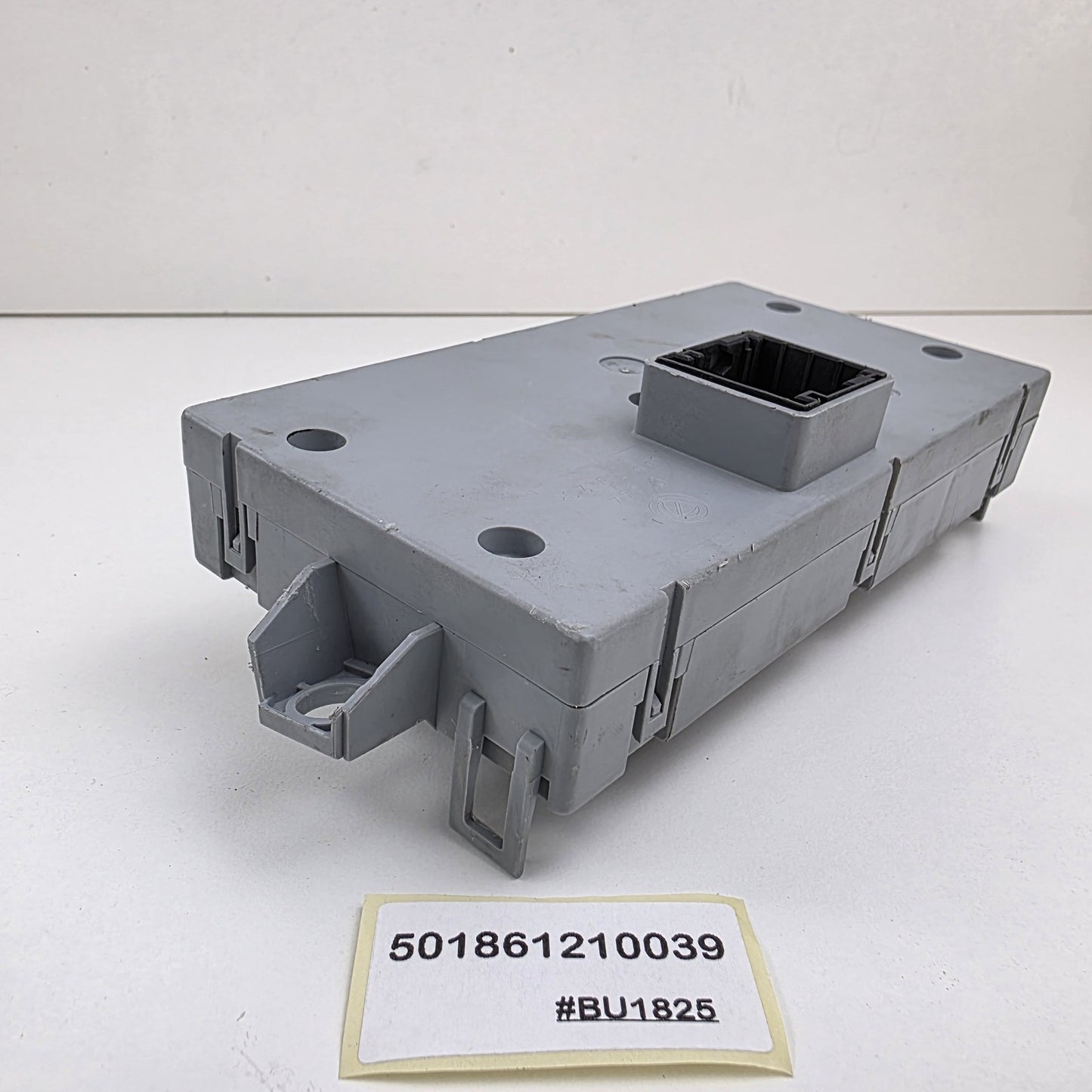 2003-2013 Fiat Lancia BODY CONTROL MODULE (BCM) 501861210039