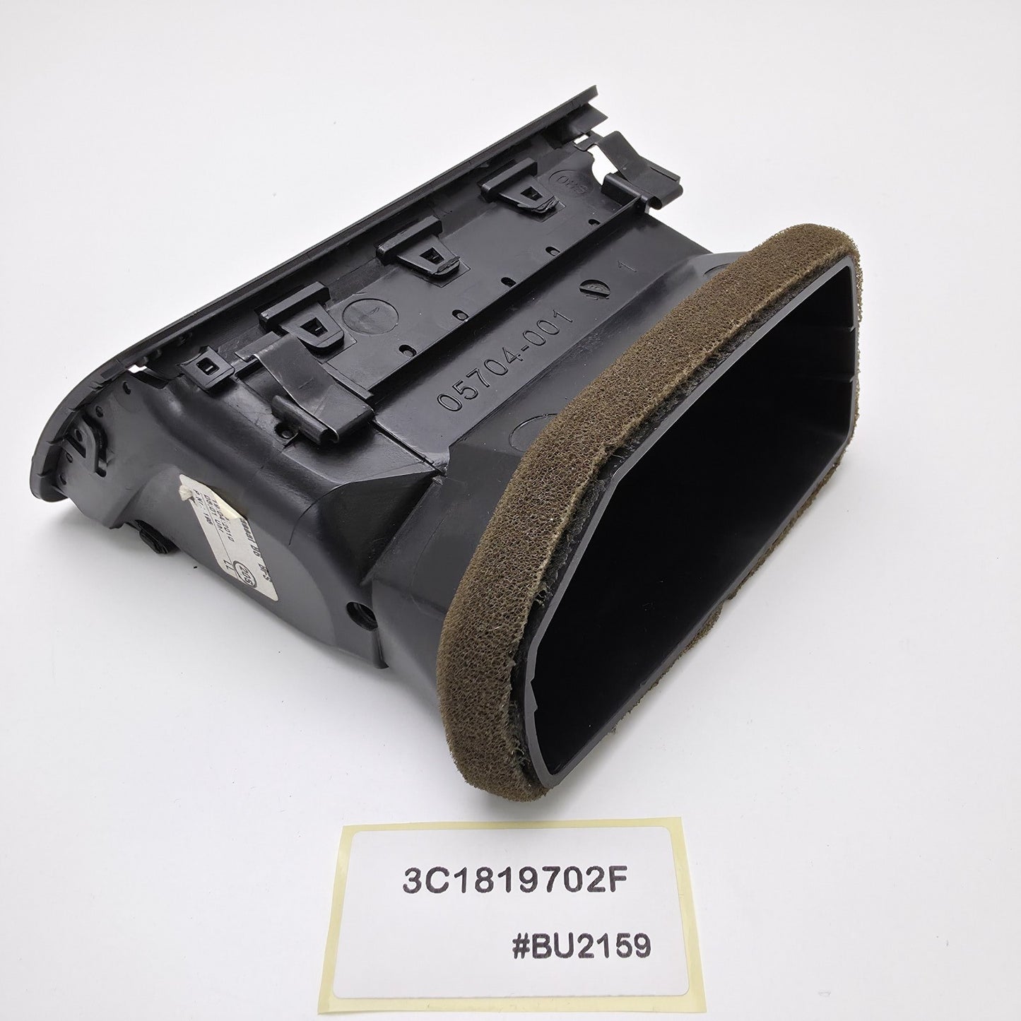 2008-2010 VW Passat B6 Right Dashboard Air Vent OEM 3C1819702F