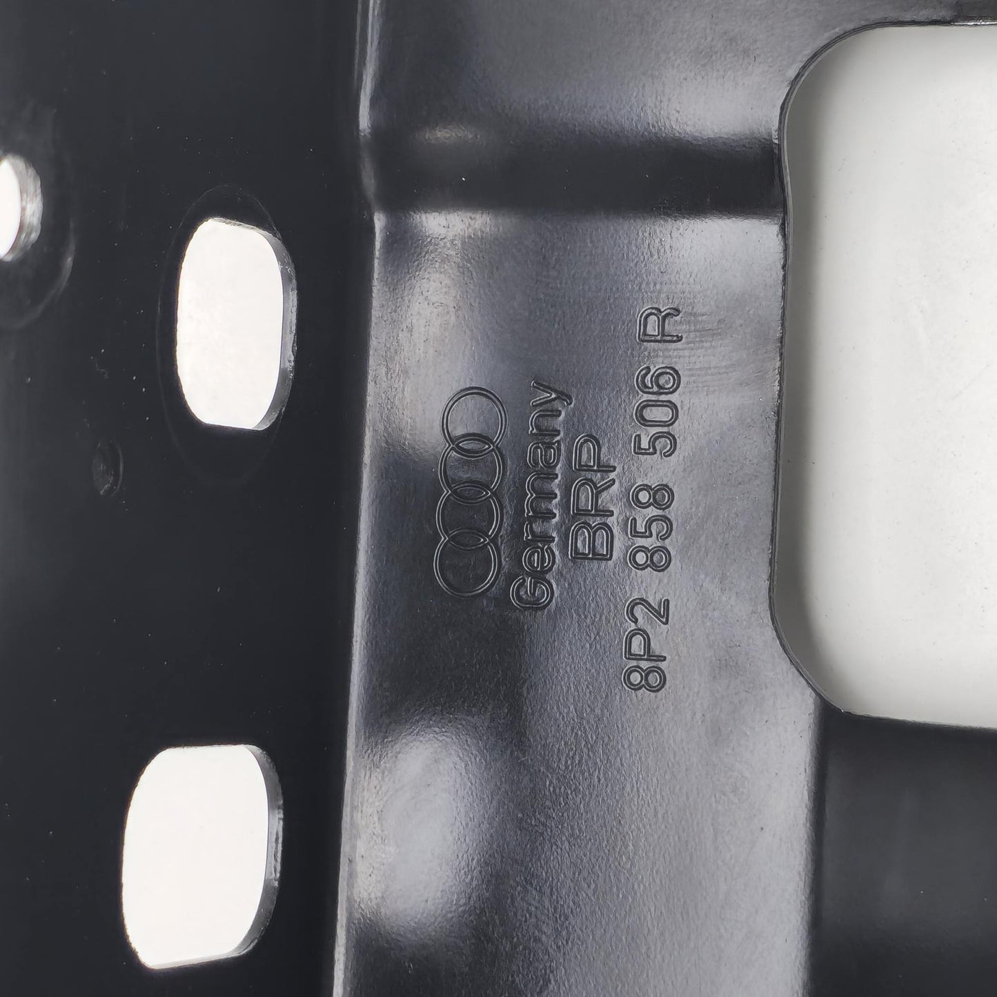 2009-2012 Audi A3 FUSE BOX BRACKET 8P2858506R