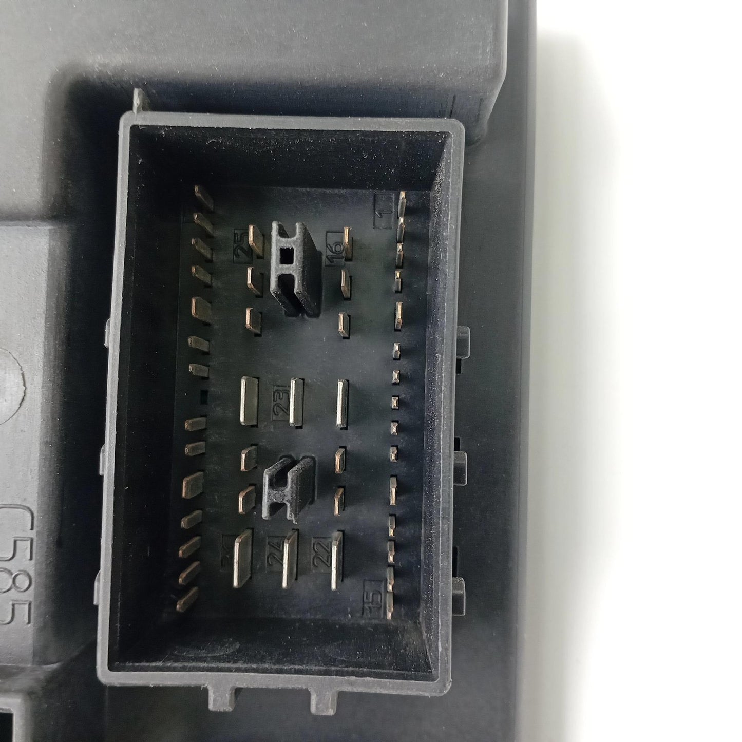 2009-2018 Land Rover Discovery 4 FUSE BOX AH2214F041BH