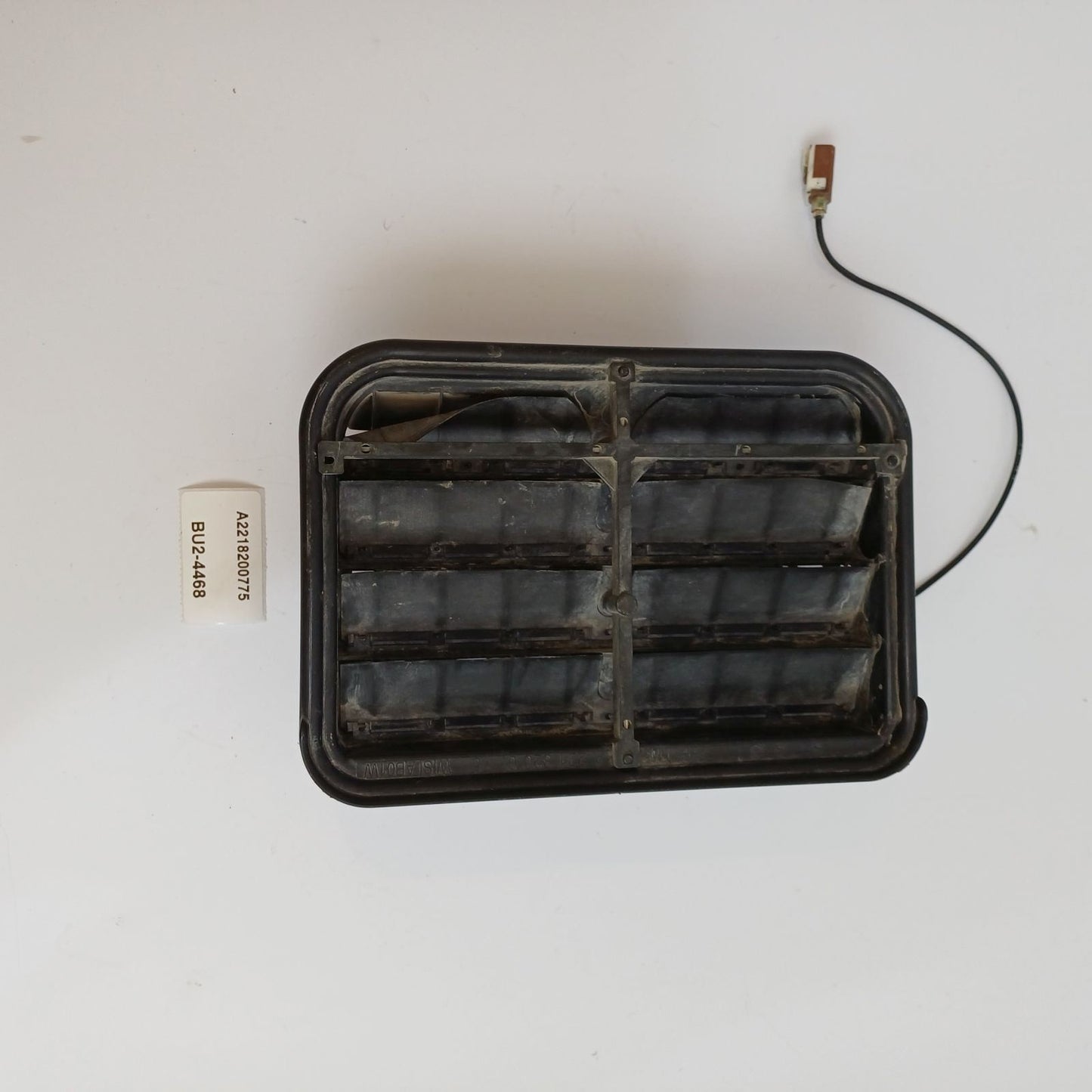 2007-2013 Mercedes-Benz CL Trunk Pressure Vent with Antenna A2218200775