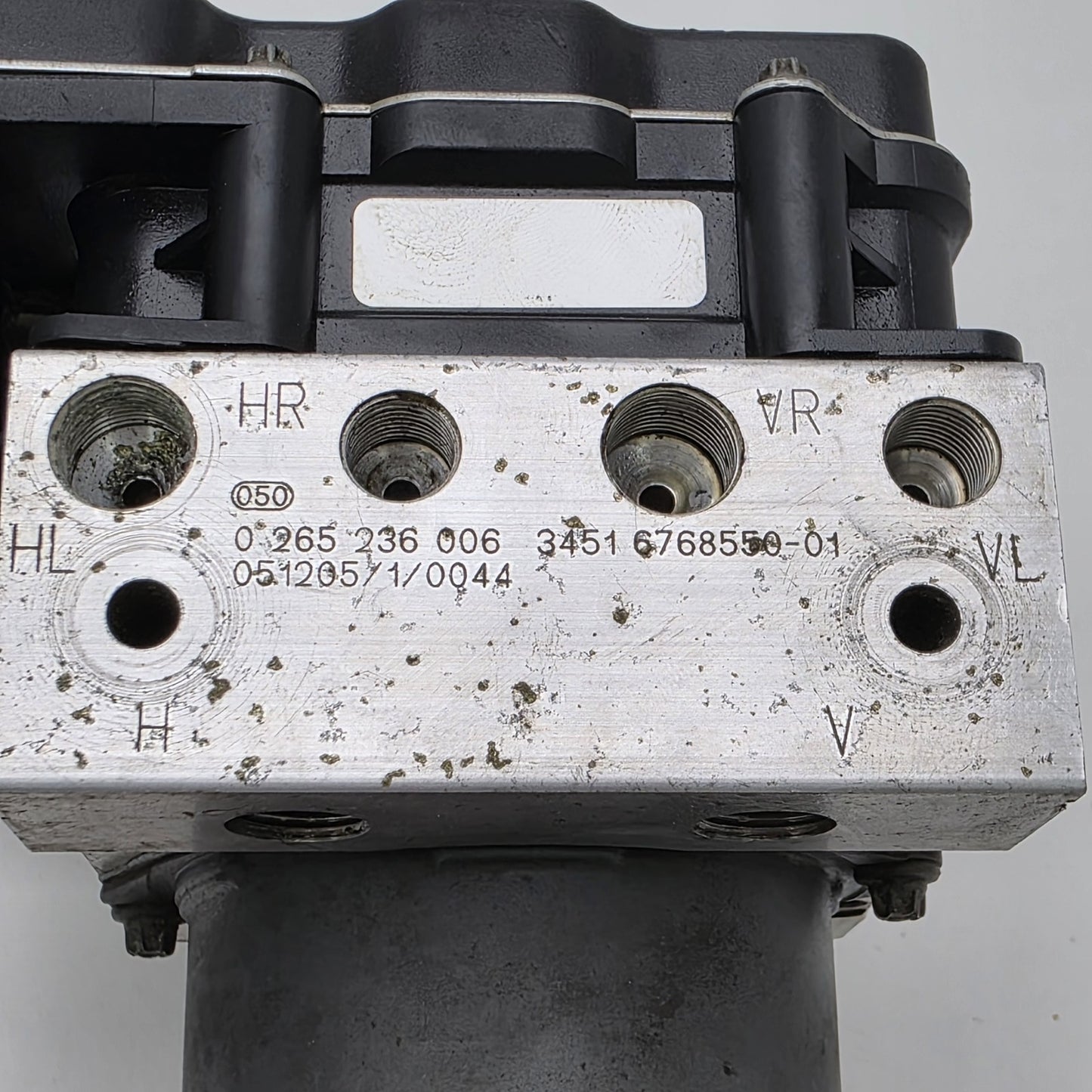 2007-2011 BMW 328i ABS Antilock brake pump module 6768550