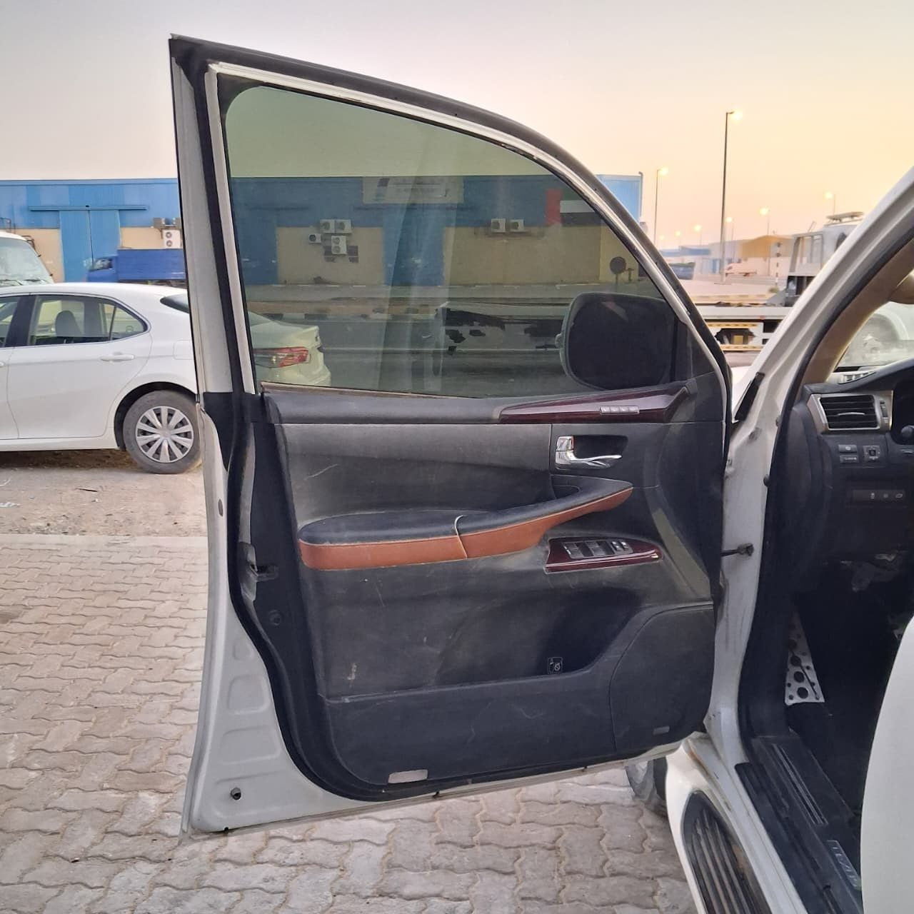 2014 Lexus LX570 Interior Door Handle Front Left 6760660030C0