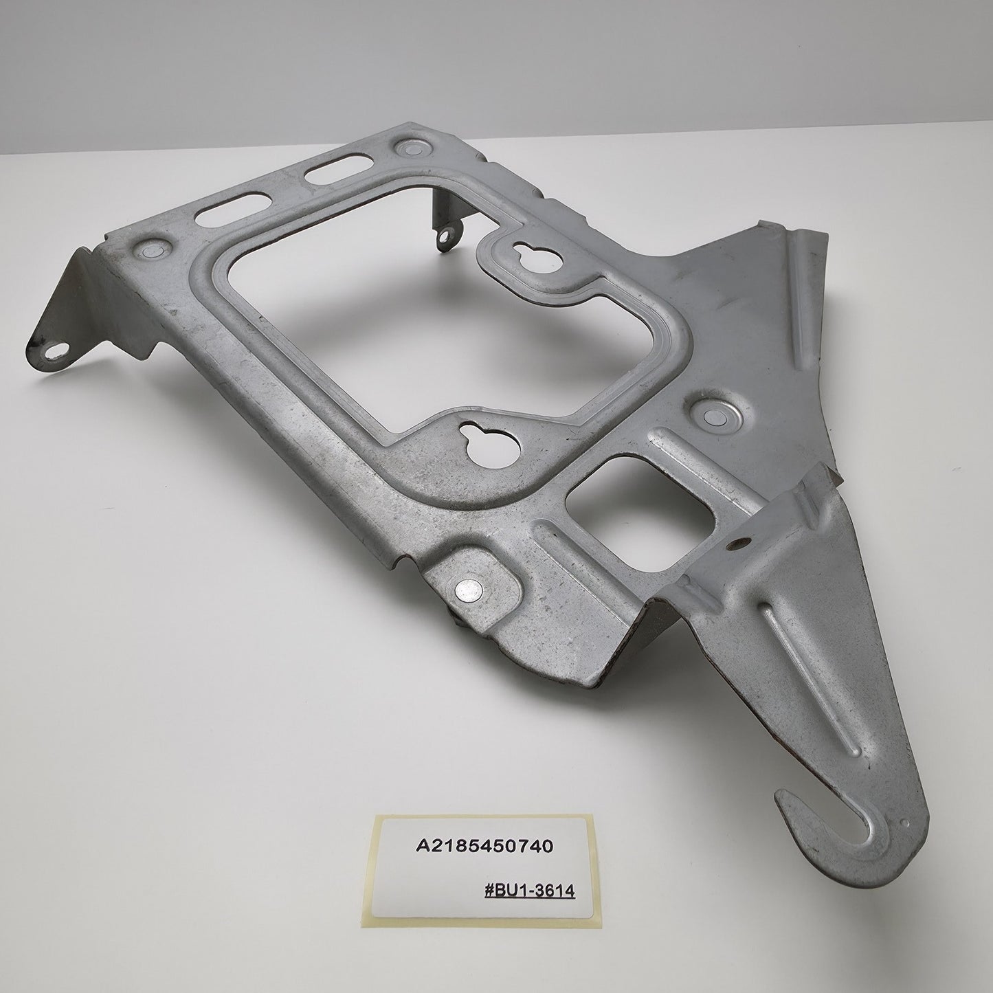 2006-2016 Mercedes-Benz E400 Sound Amplifier Bracket A2185450740