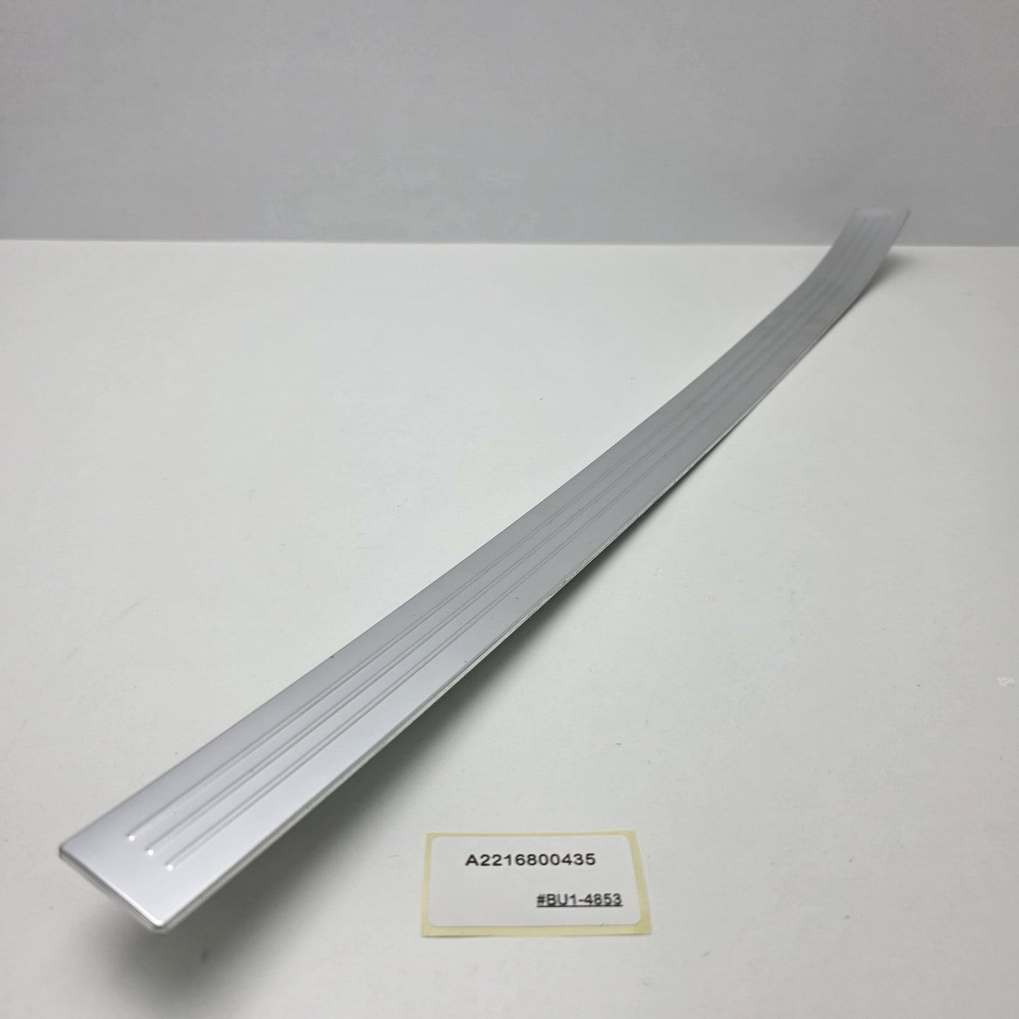 2005-2013 Mercedes-Benz S-Class Front Right Door Sill Cover A2216800435