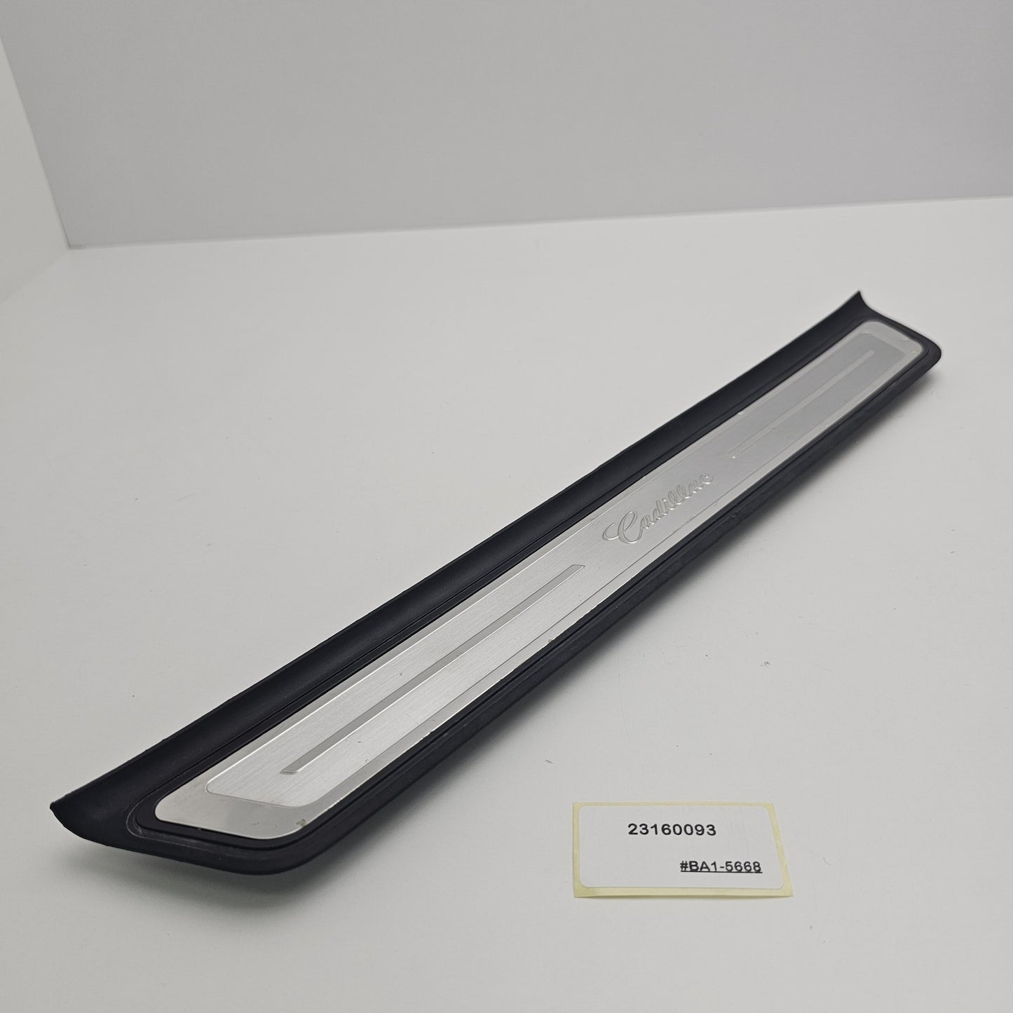 2014-2019 Cadillac CTS Front Side Door Sill Trim Plate 23160093