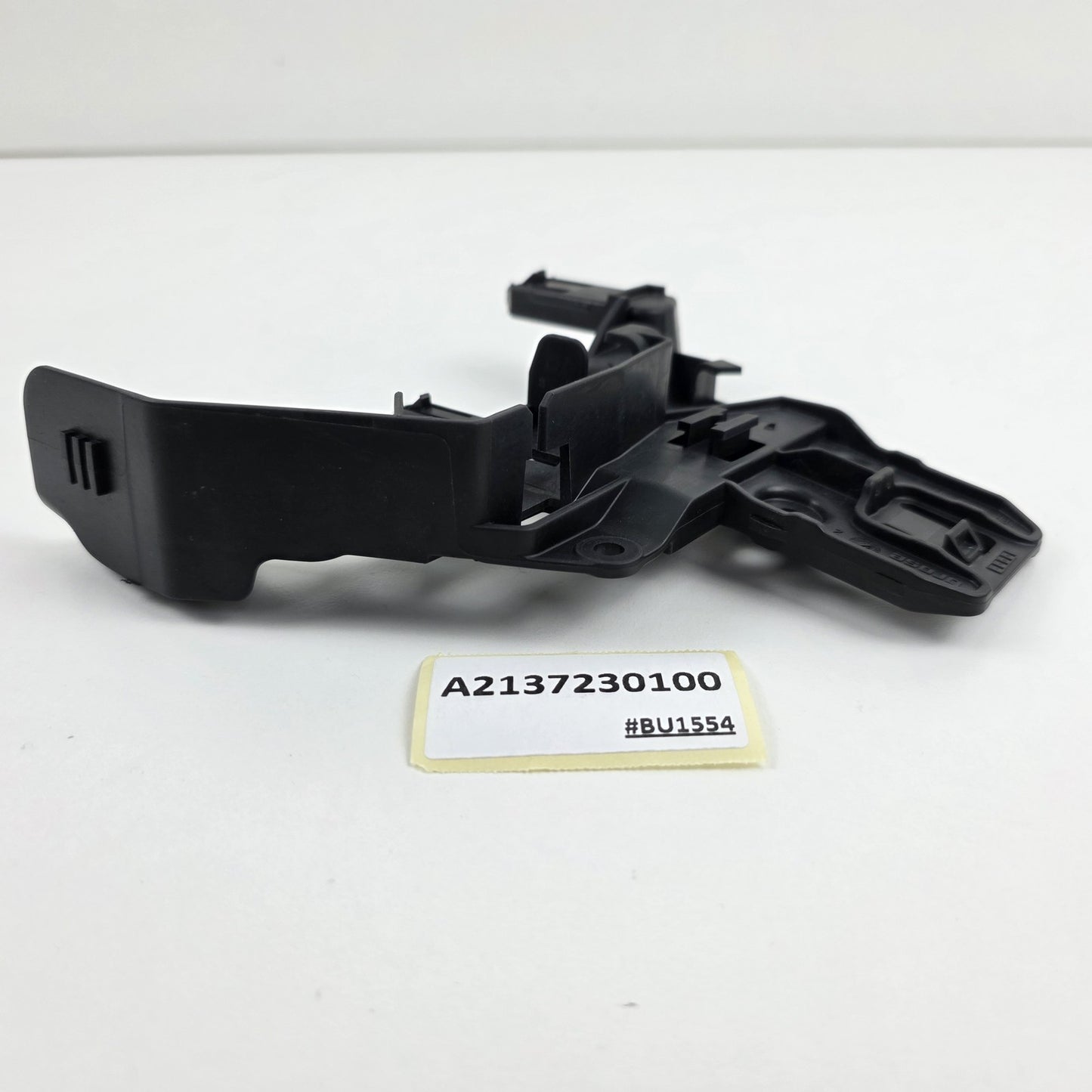 1995-2026 Mercedes-Benz E W213 FRONT LEFT DOOR LOCK BRACKET A2137230100