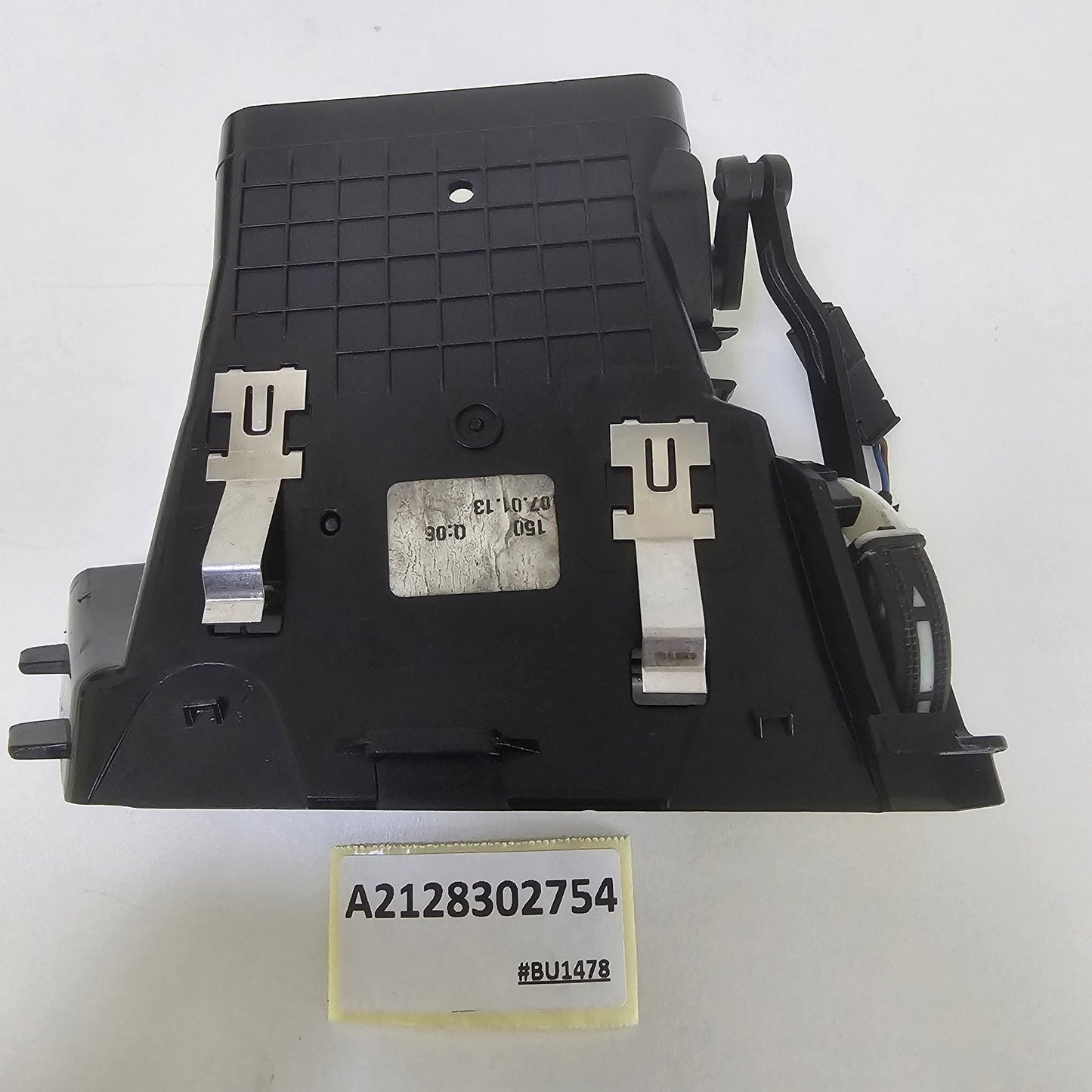 2012-2013 Mercedes-Benz E W212 Dashboard Air Vent Right A2128302754