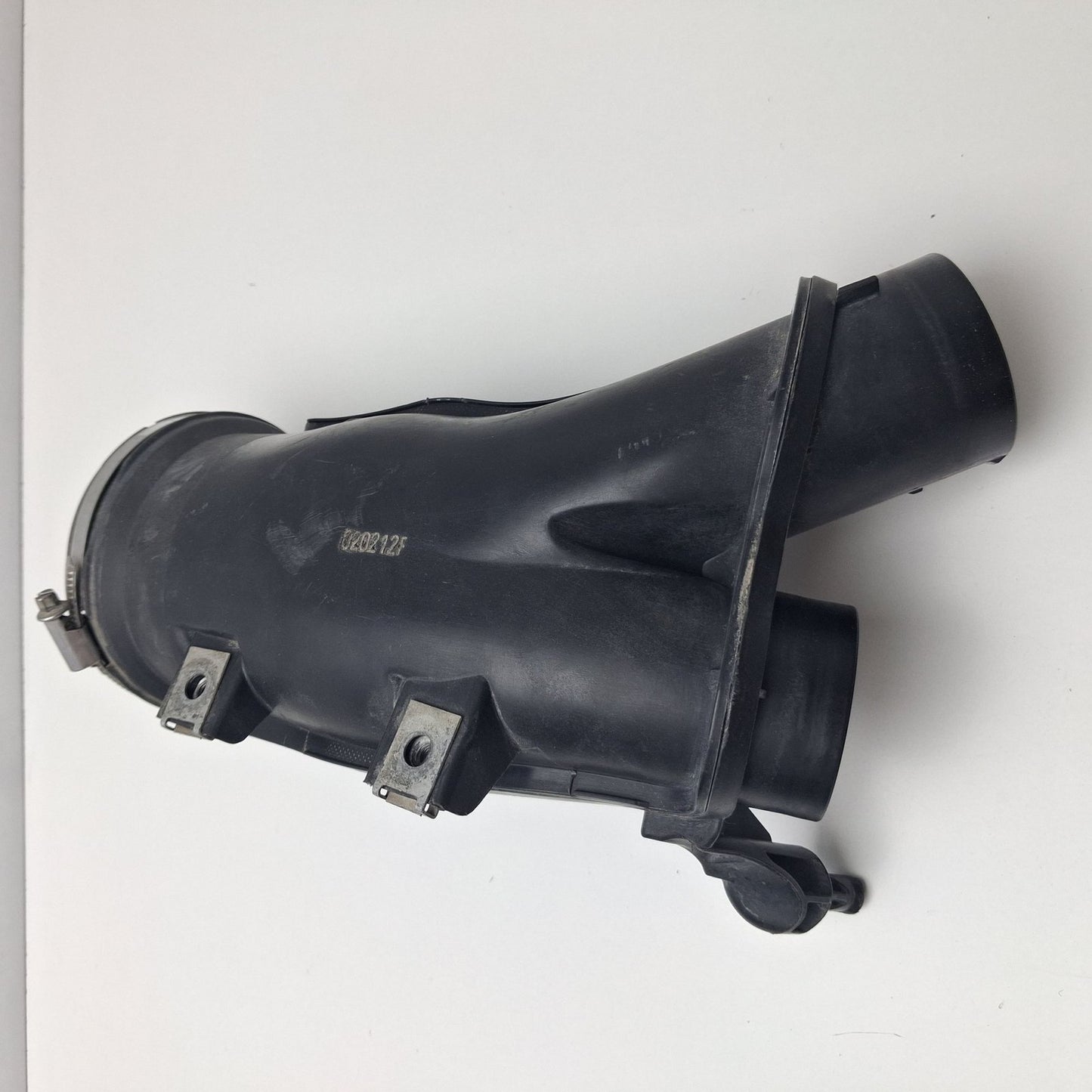 2007-2012 BMW 740Li Filtered Air Pipe 13717582312