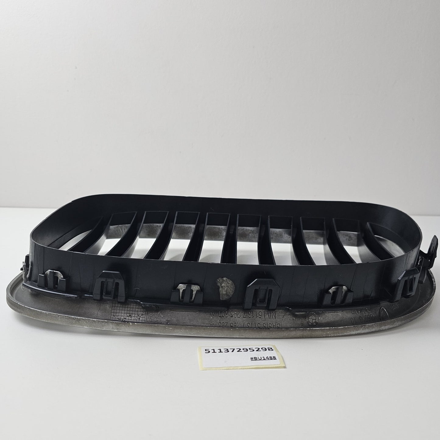 2013-2015 BMW 5 Series F10/F11 Front Right Upper Radiator Grille 51137295298