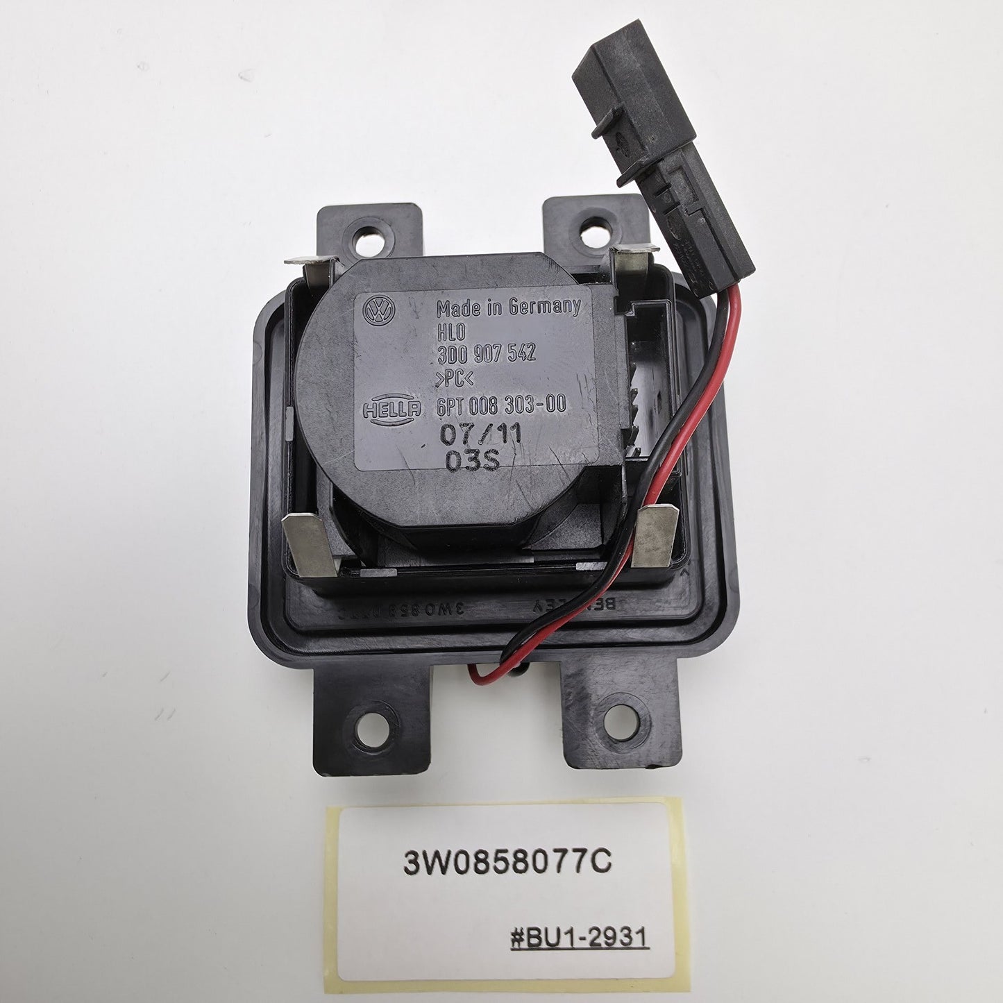 2004-2018 Bentley Continental GTC Temperature Sensor 3W0858077C