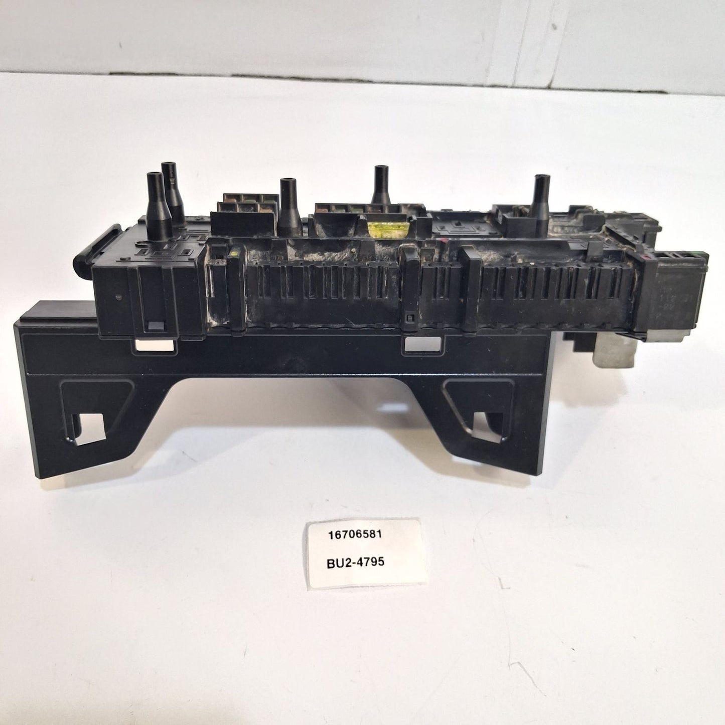2007-2015 Mercedes-Benz C-Class Fuse Box Control Module 16706581