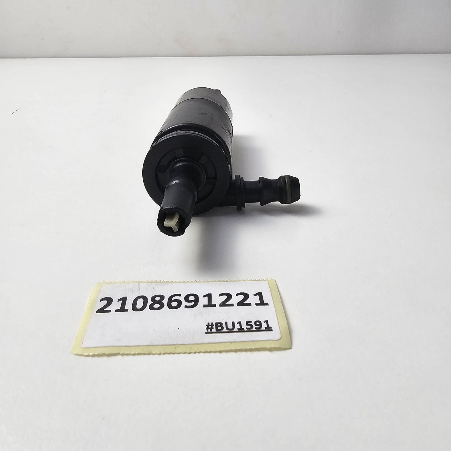 2000-2014 Mercedes Benz Universal Headlight Washer Pump 2108691221