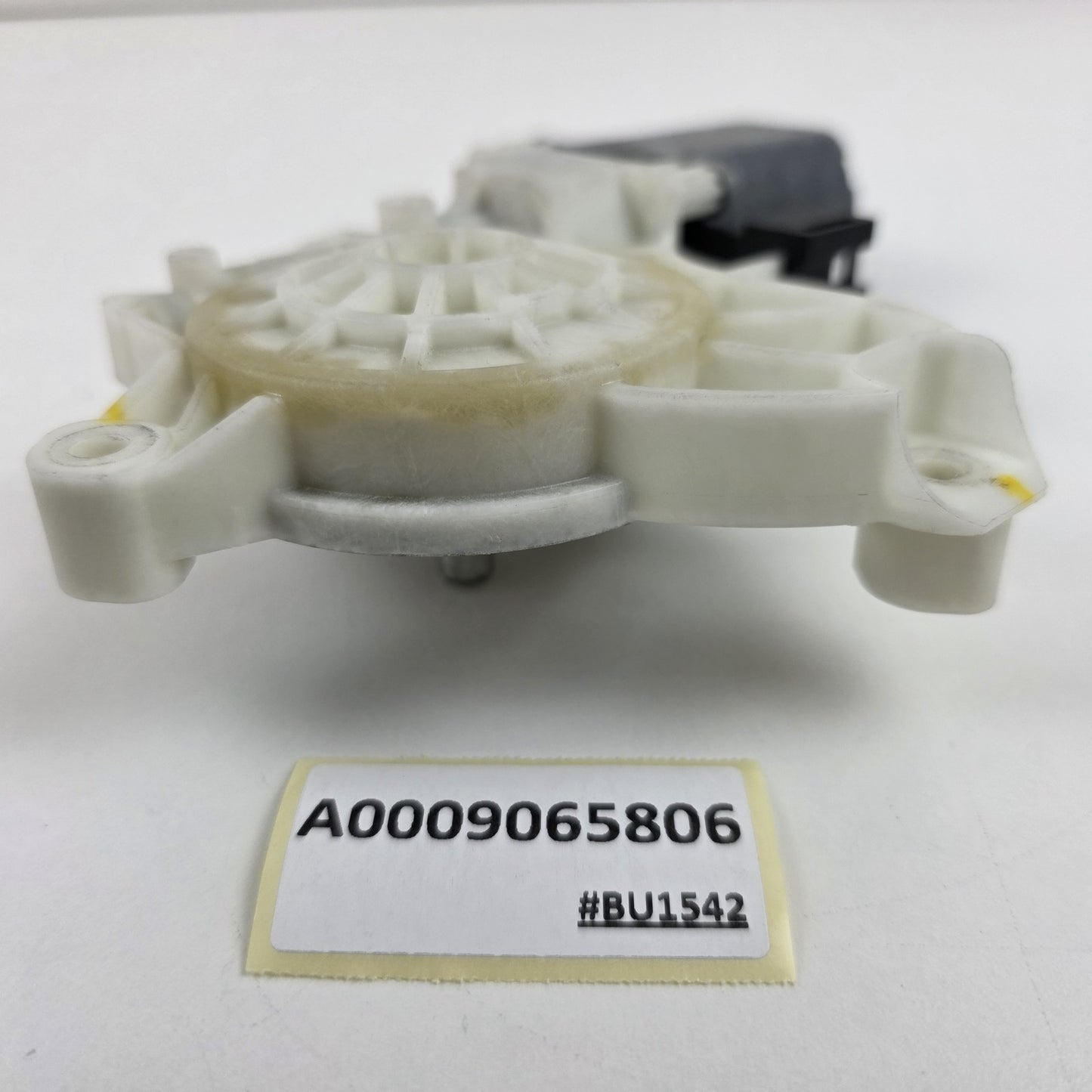 2018-2020 Mercedes-Benz E400 Front Left Door Window Regulator Motor A0009065806
