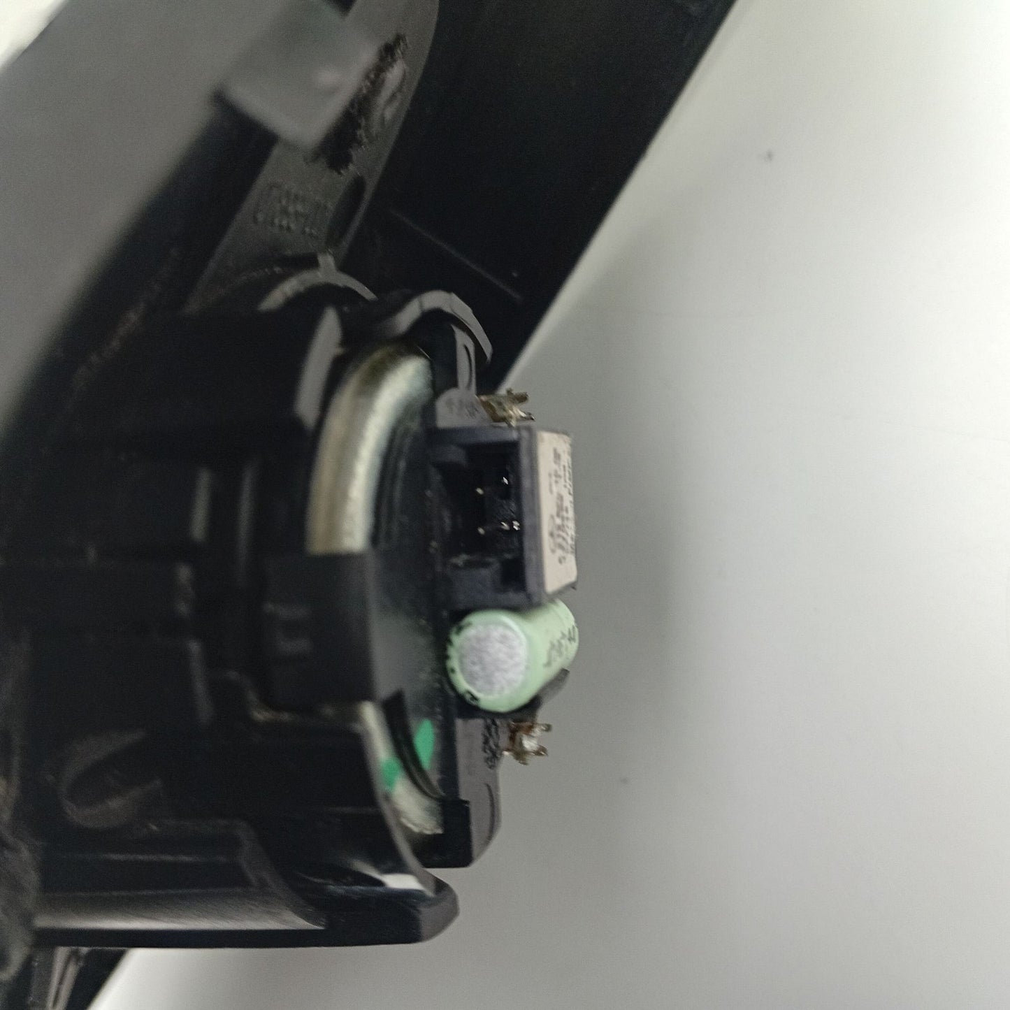 2011-2014 Mercedes-Benz W204 Front Door High Frequency Speaker A2047203948