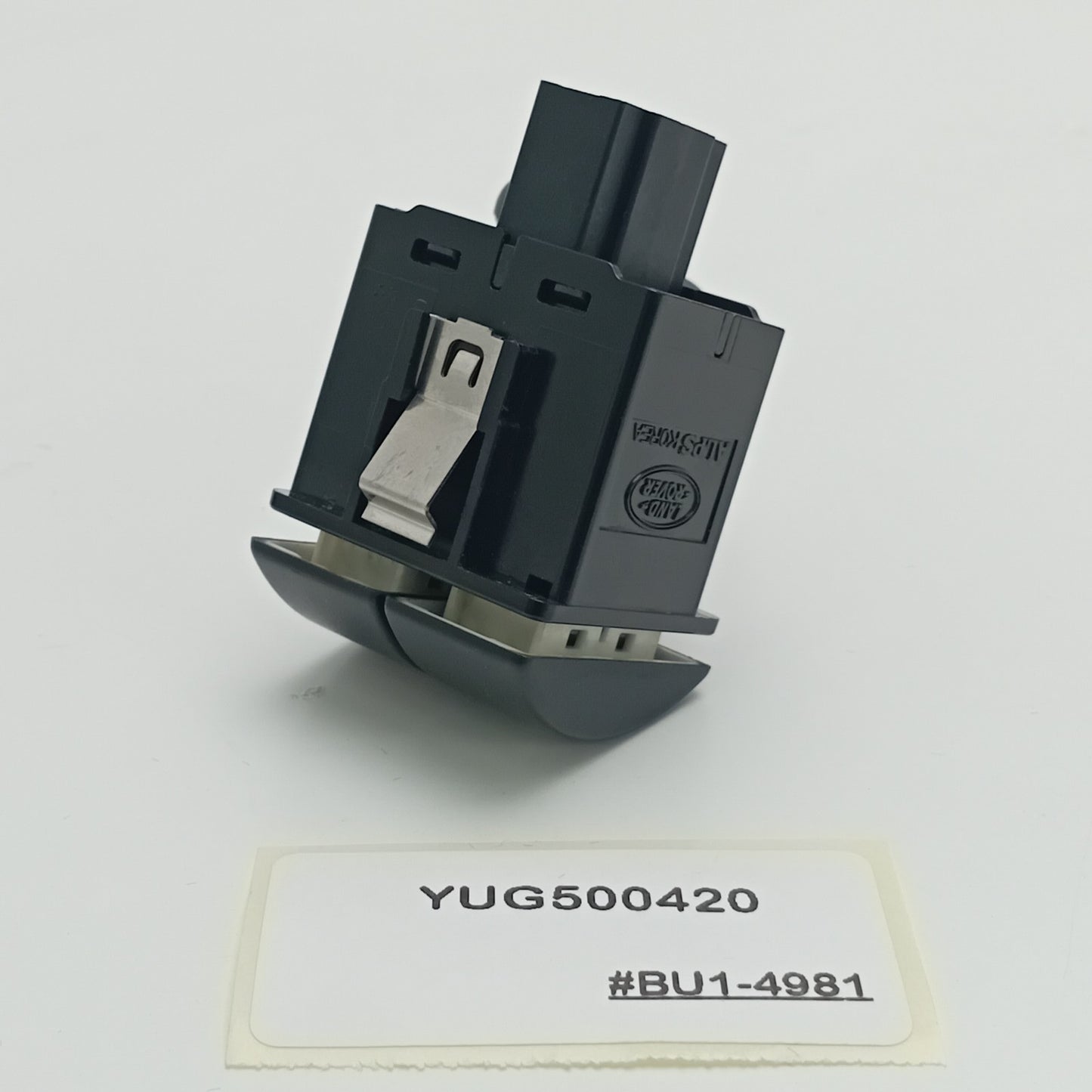 2007-2012 Land Rover Range Rover Hazard Warning Switch YUG500420