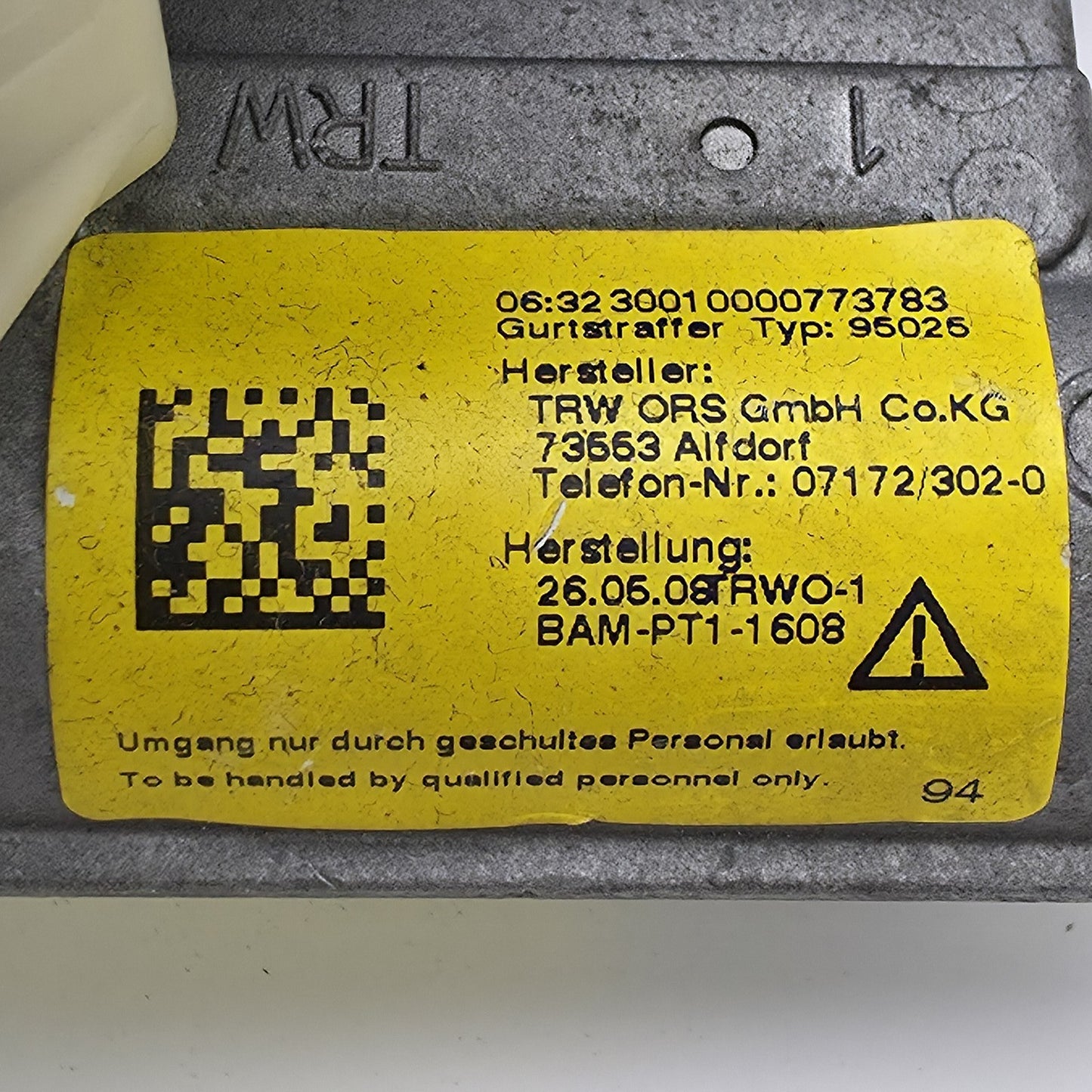 2009-2014 Mercedes-Benz E-Class Front Seat Belt Lower Guide A2048680022
