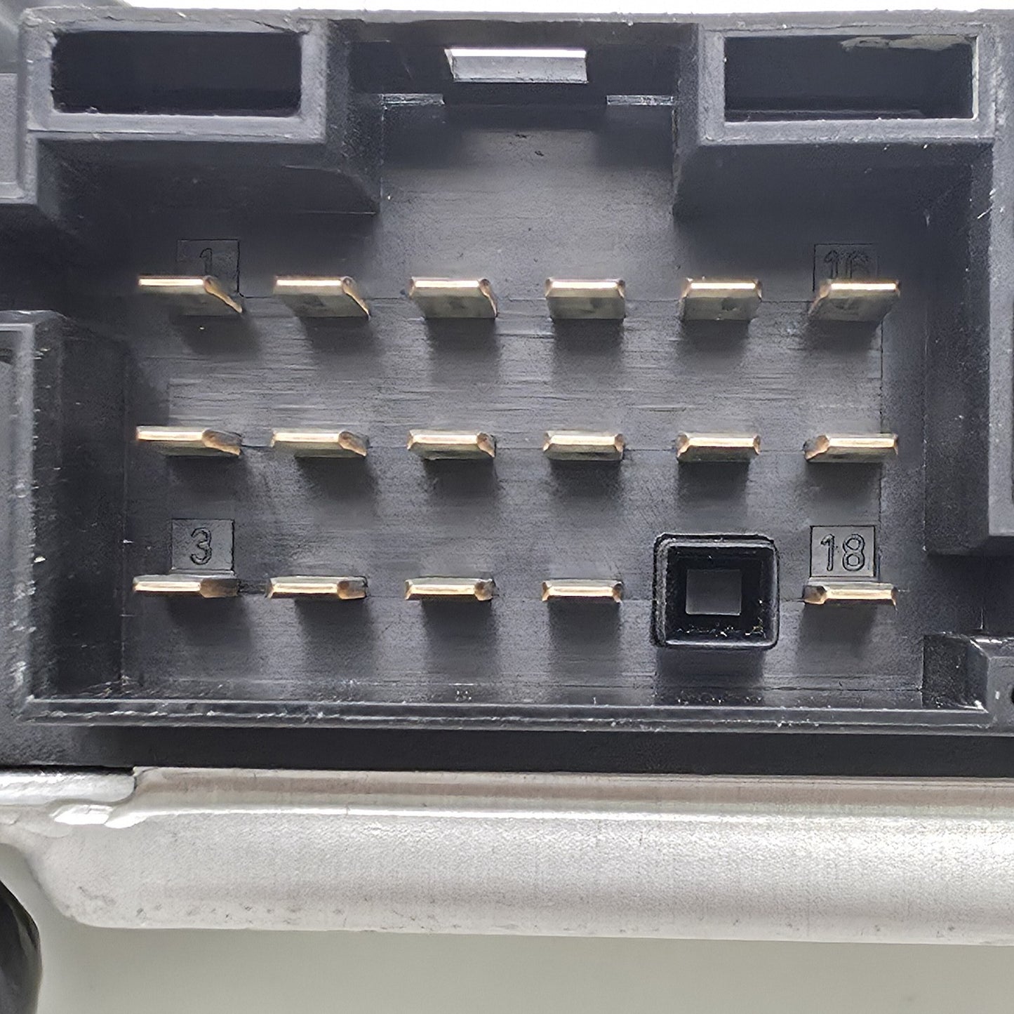 2010-2016 Land Rover Discovery 4 DIFFERENTIAL LOCK CONTROL MODULE 9W834C118BA