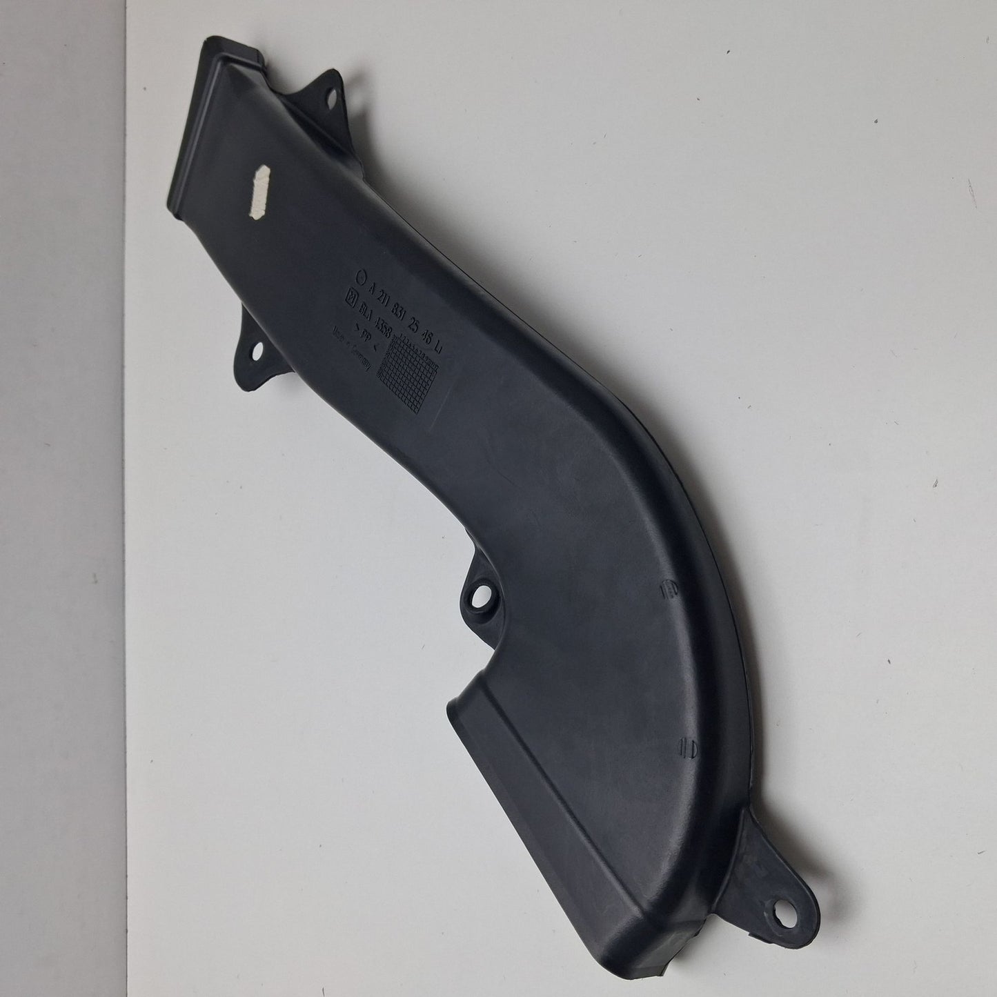 2002-2009 Mercedes-Benz E-Class B Pillar Duct A2118312546
