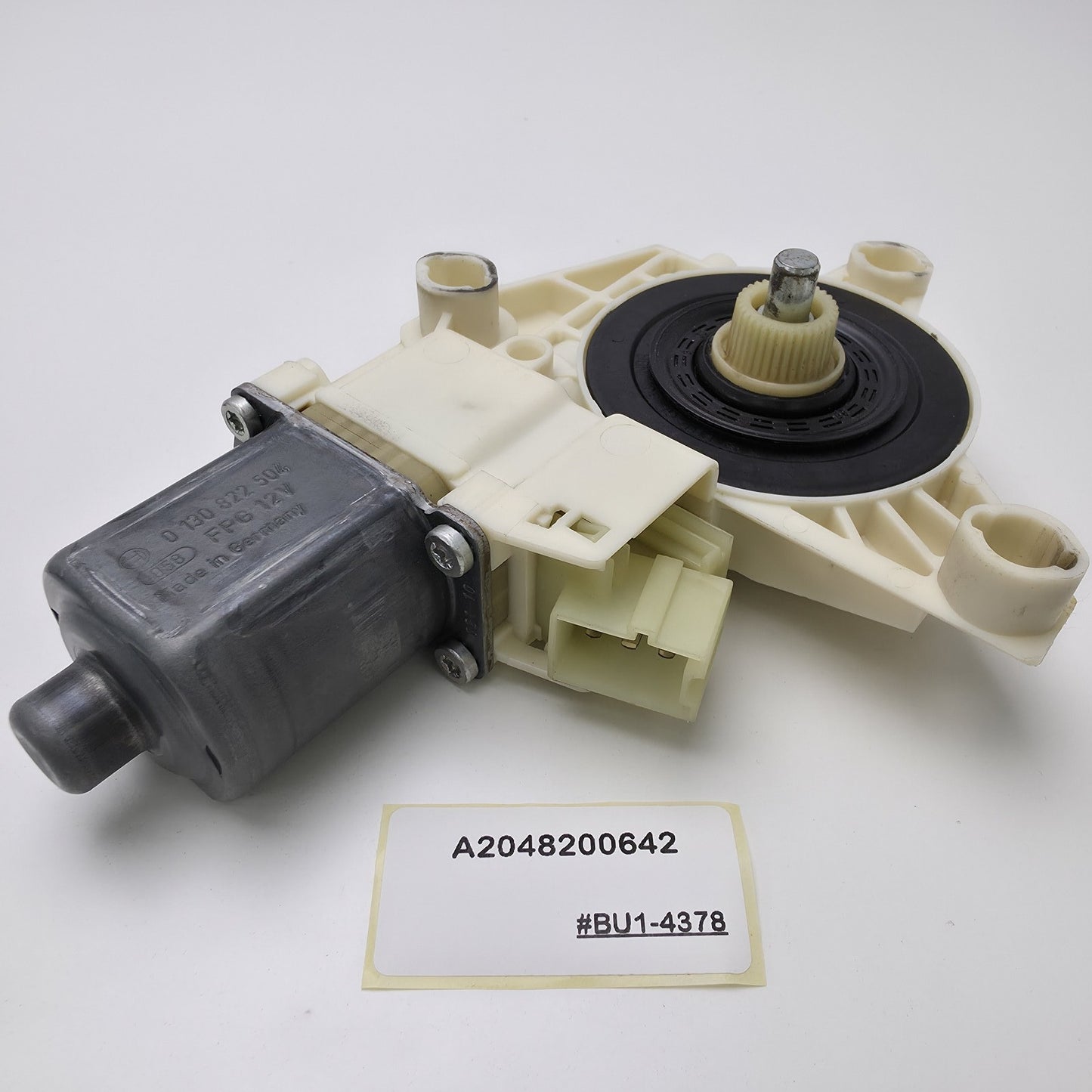 2009-2013 Mercedes-Benz GLK-CLASS Rear Right Window Regulator Motor A2048200642