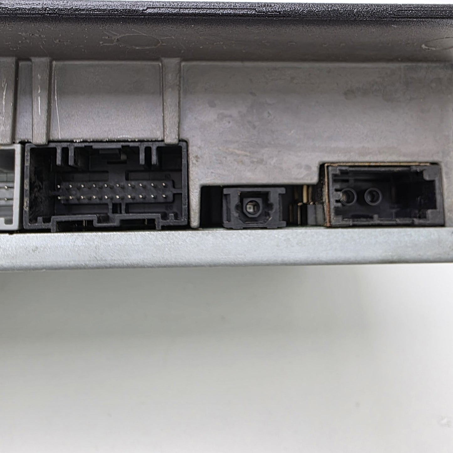 2005-2009 Land Rover Discovery 3 HARMAN KARDON LOGIC 7 AMP XQK500105