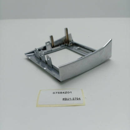 2004-2009 Land Rover Discovery III Vent Trim 07584Z01