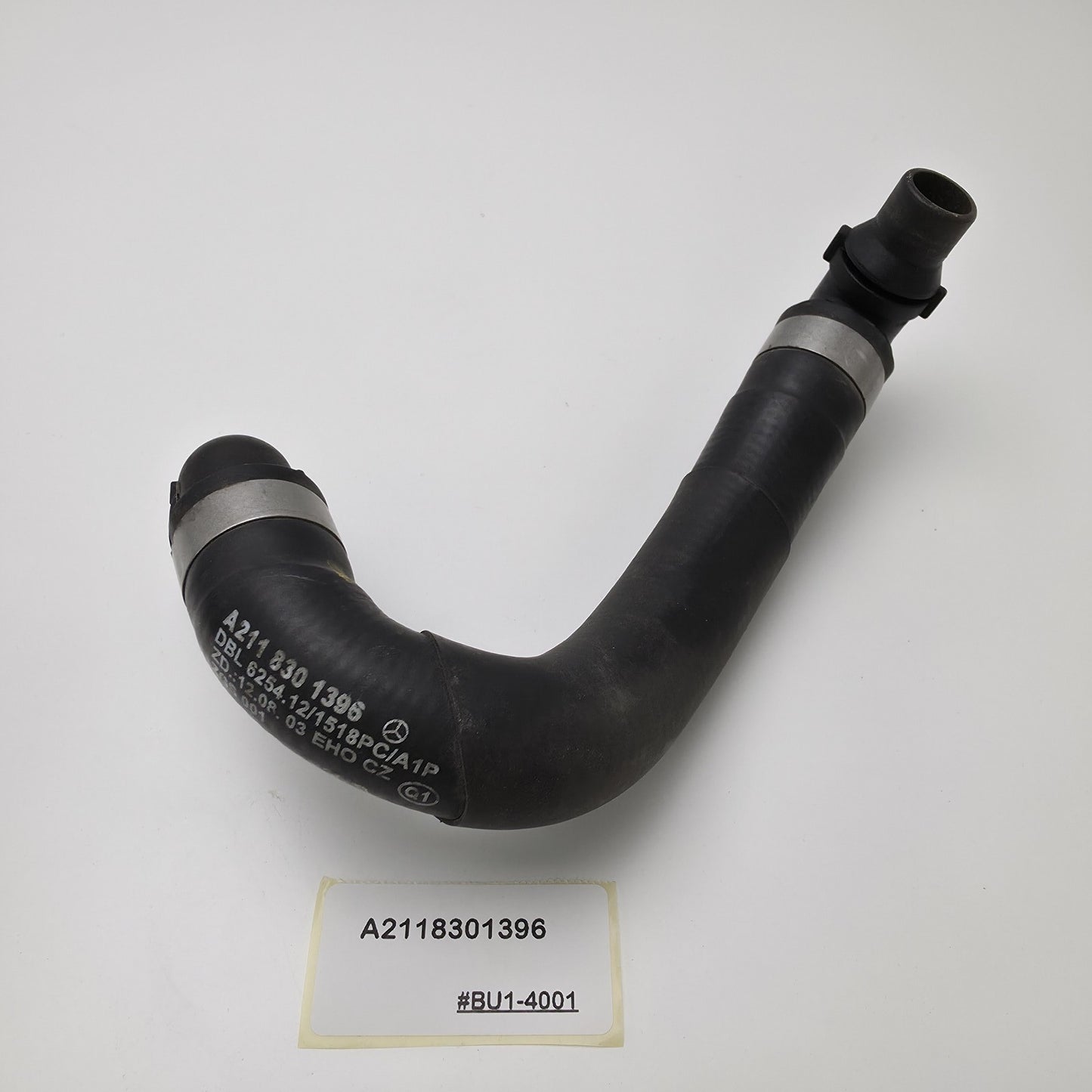 2006-2009 Mercedes-Benz CLS550 HEATER HOSE A2118301396