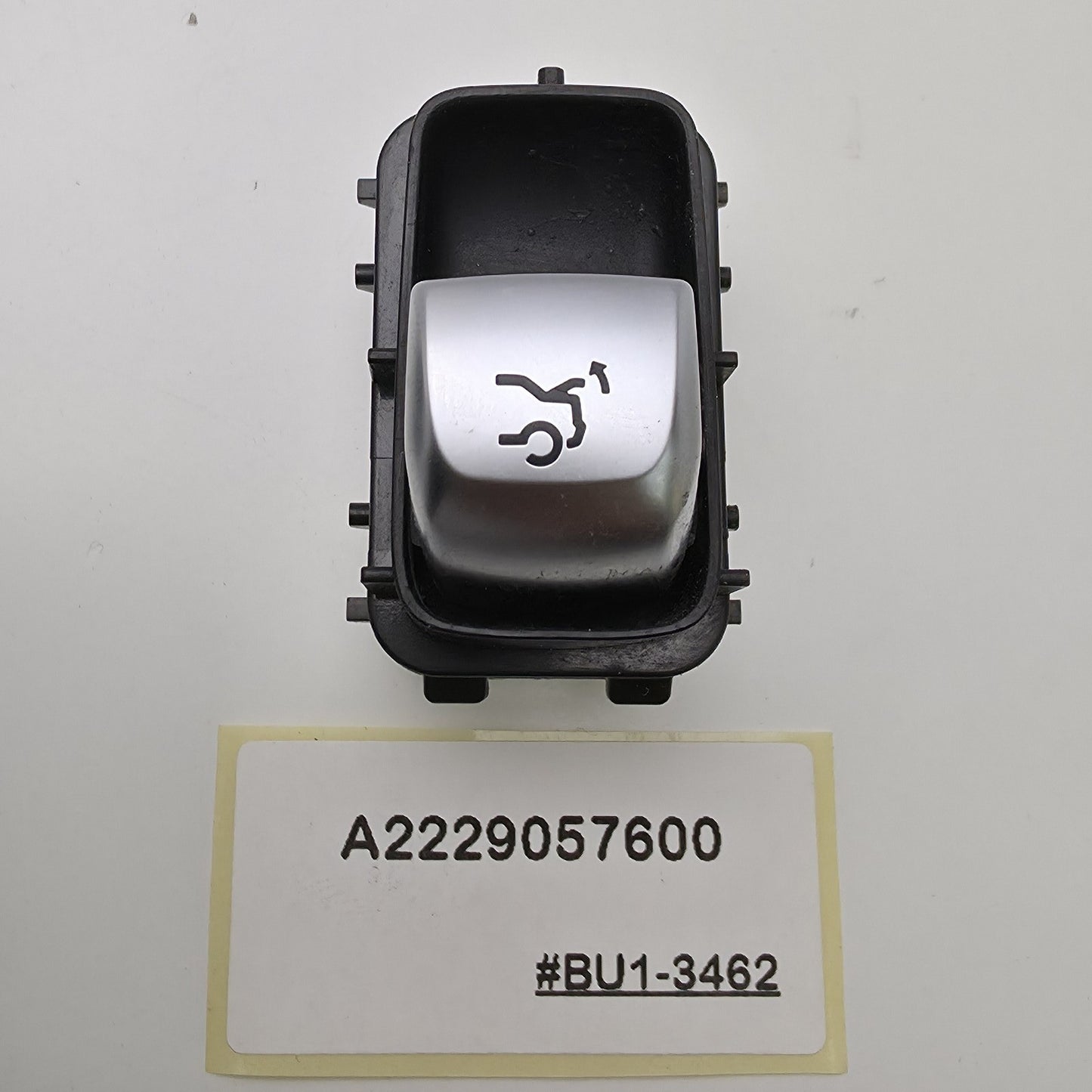 2015-2021 Mercedes-Benz C220 TAILGATE OPEN SWITCH BUTTON A2229057600