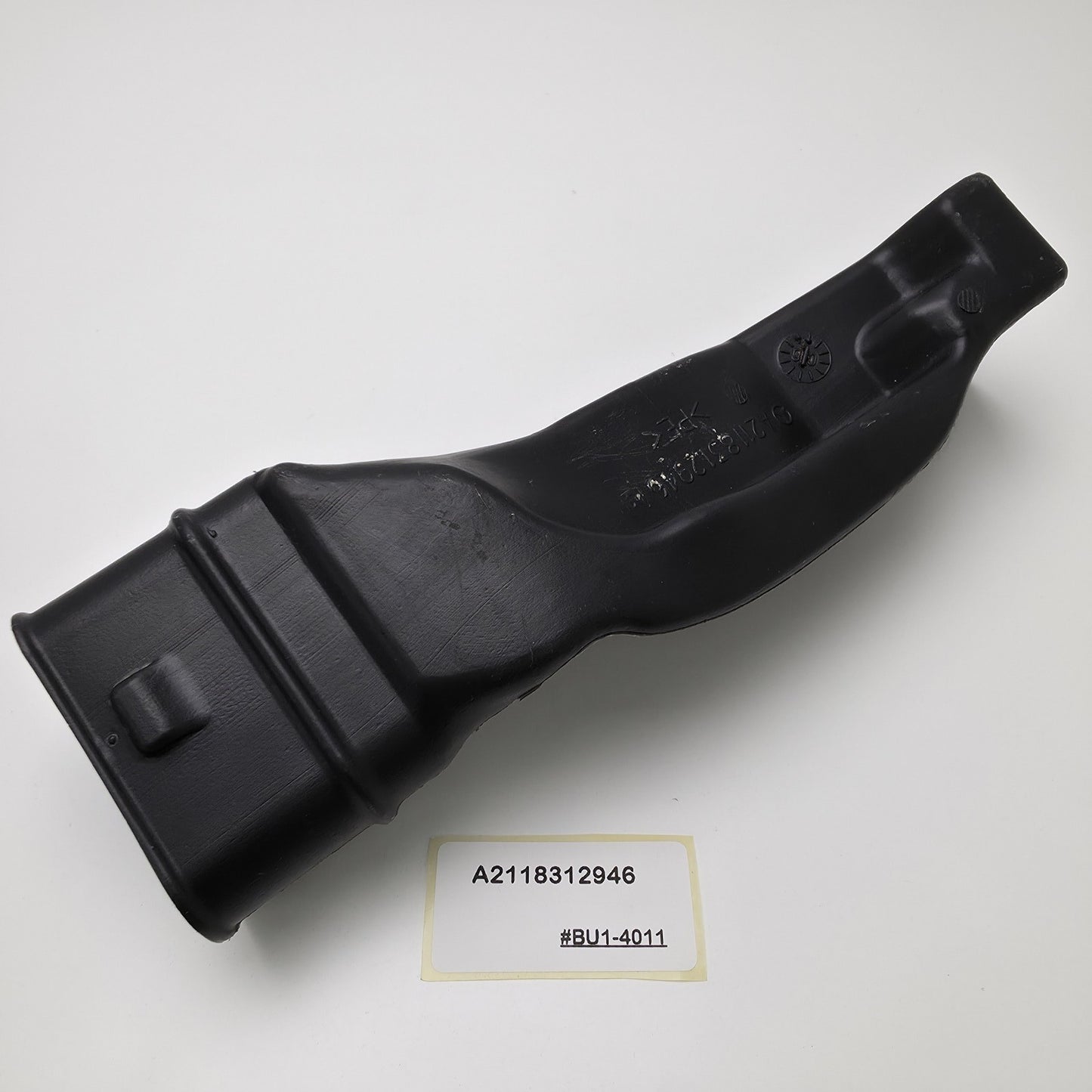2003-2009 Mercedes-Benz S211 Air duct to center c A2118312946