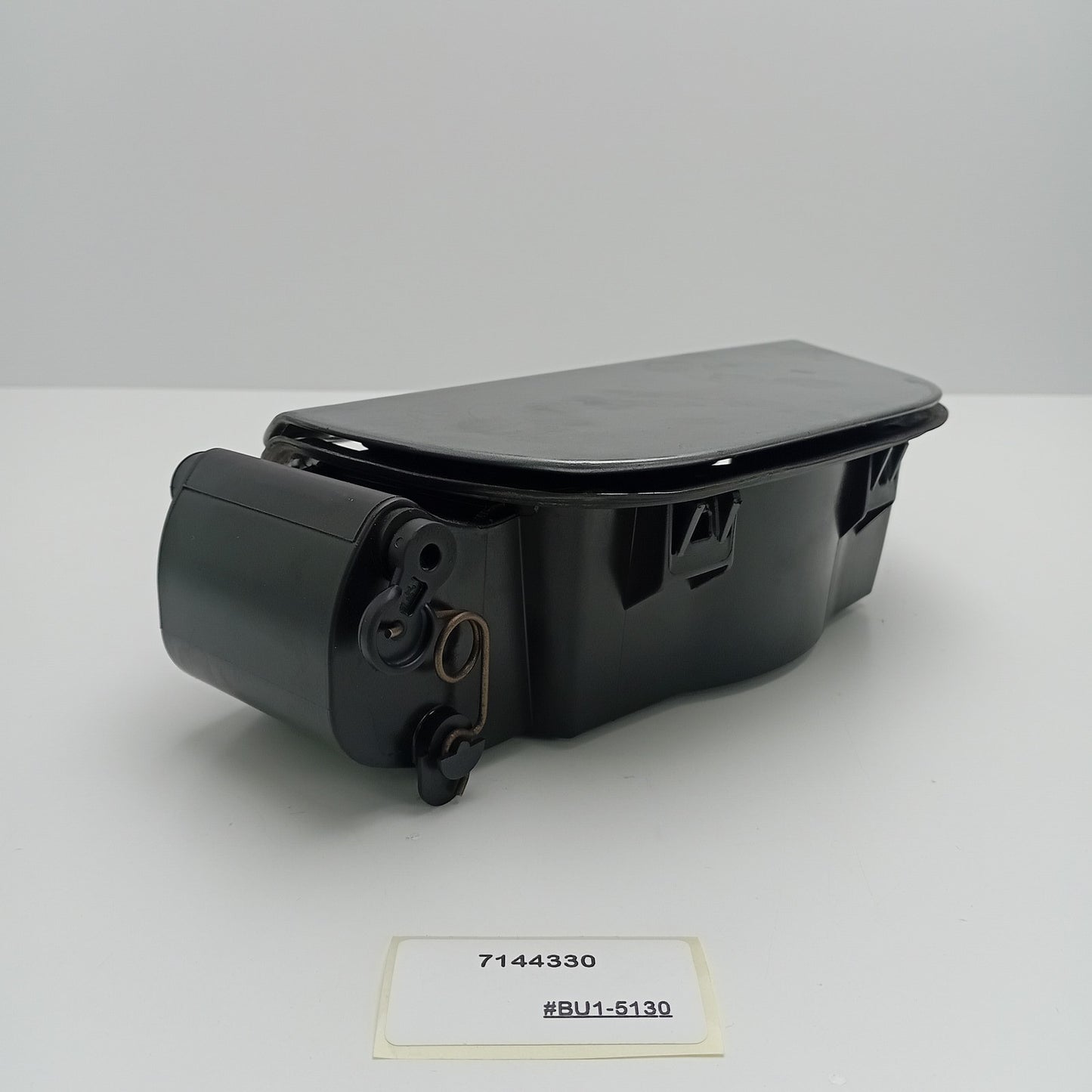2005-2007 Jeep Grand Cherokee Fuel Pocket 7144330