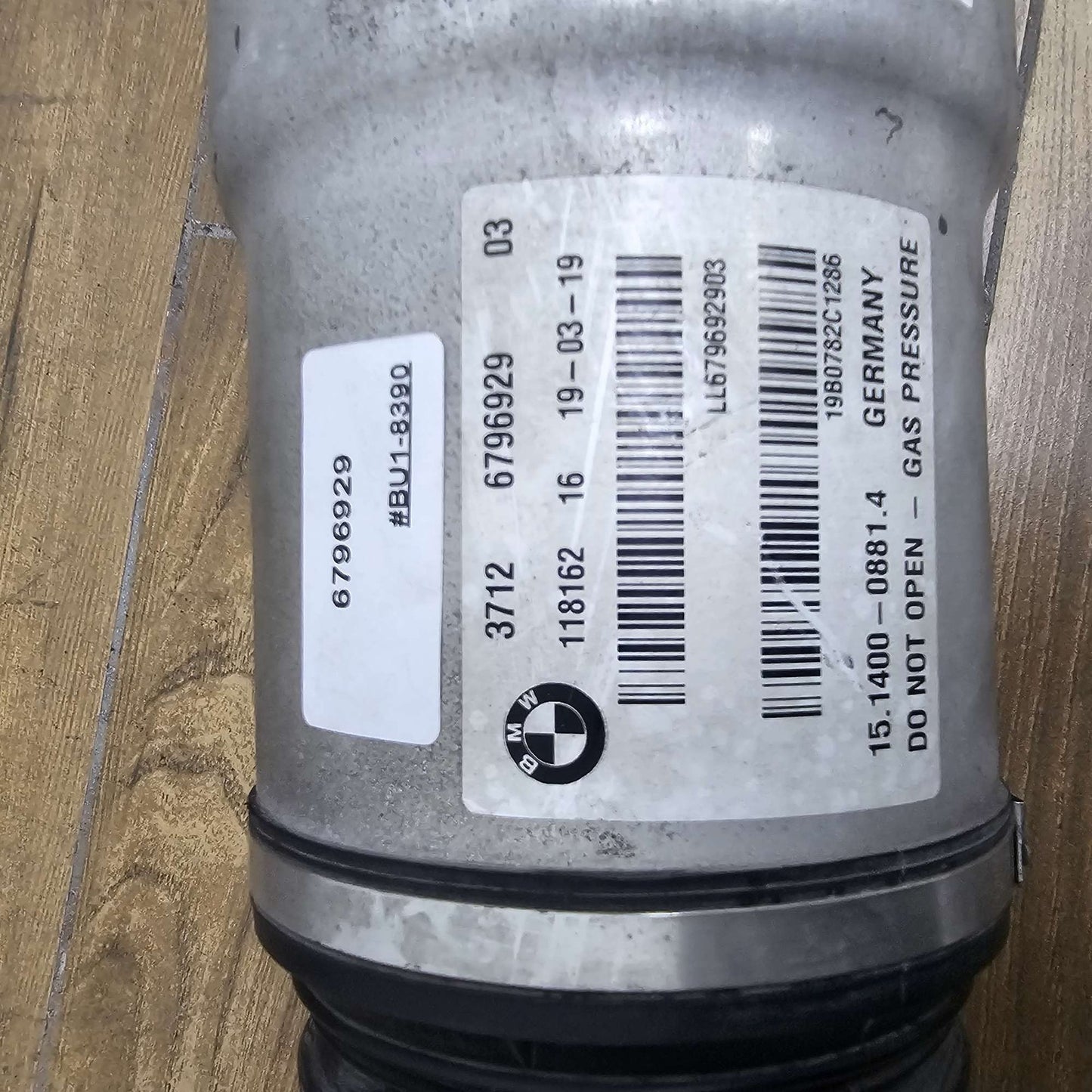2008-2015 BMW F01 Rear Air Strut 6796929