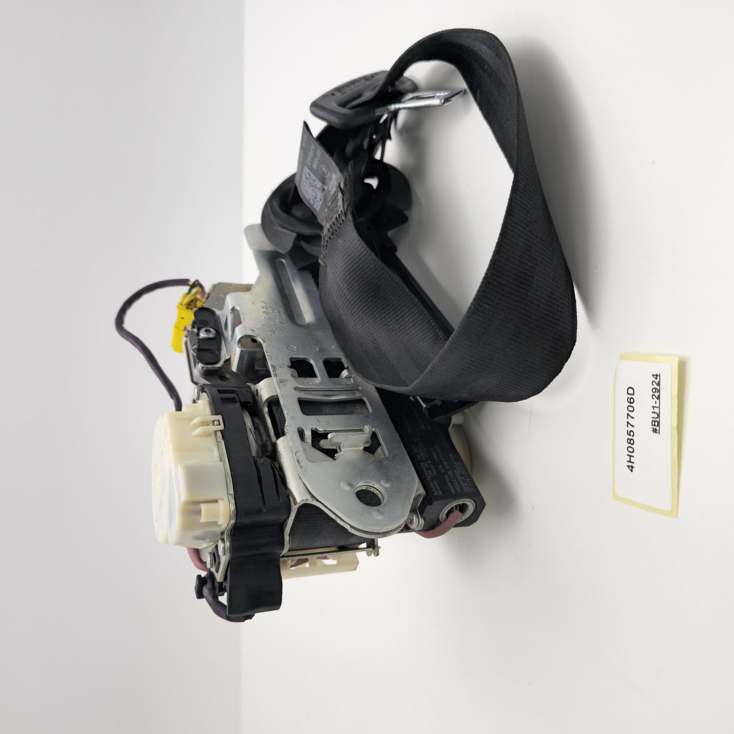 2011-2018 Audi A8 FRONT RIGHT SEATBELT 4H0857706D