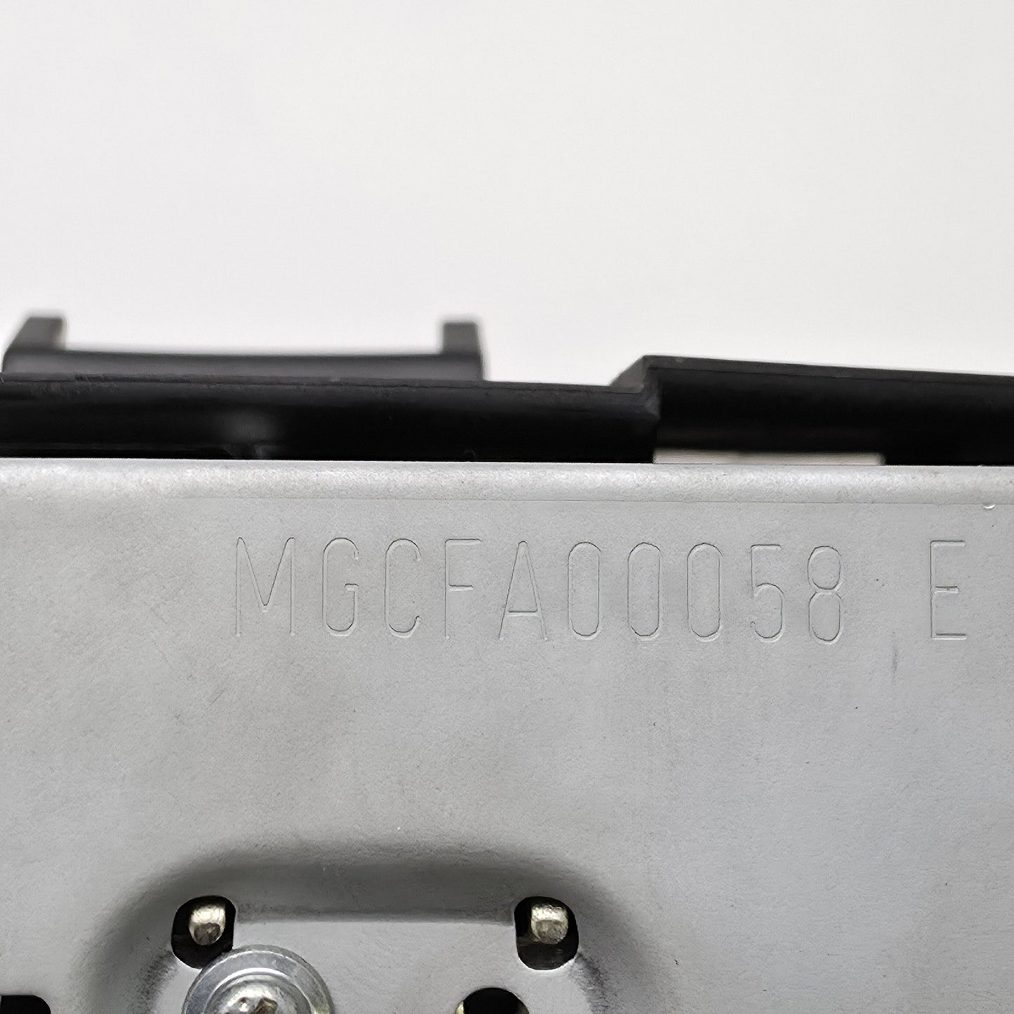 2005-2006 Audi A6 Quattro CD CHANGER 4E0910111D