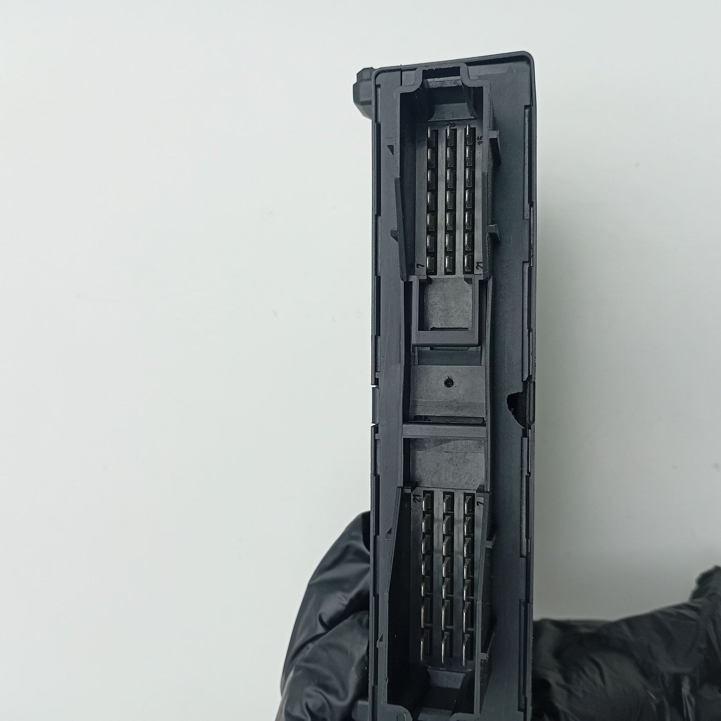 2006-2009 Mercedes-Benz CLK Rear Body Control Module BCM A2098205926
