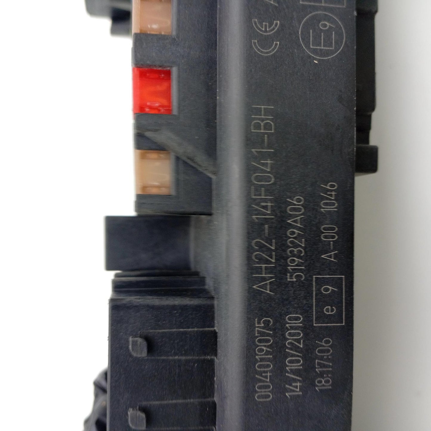 2009-2018 Land Rover Discovery 4 FUSE BOX AH2214F041BH